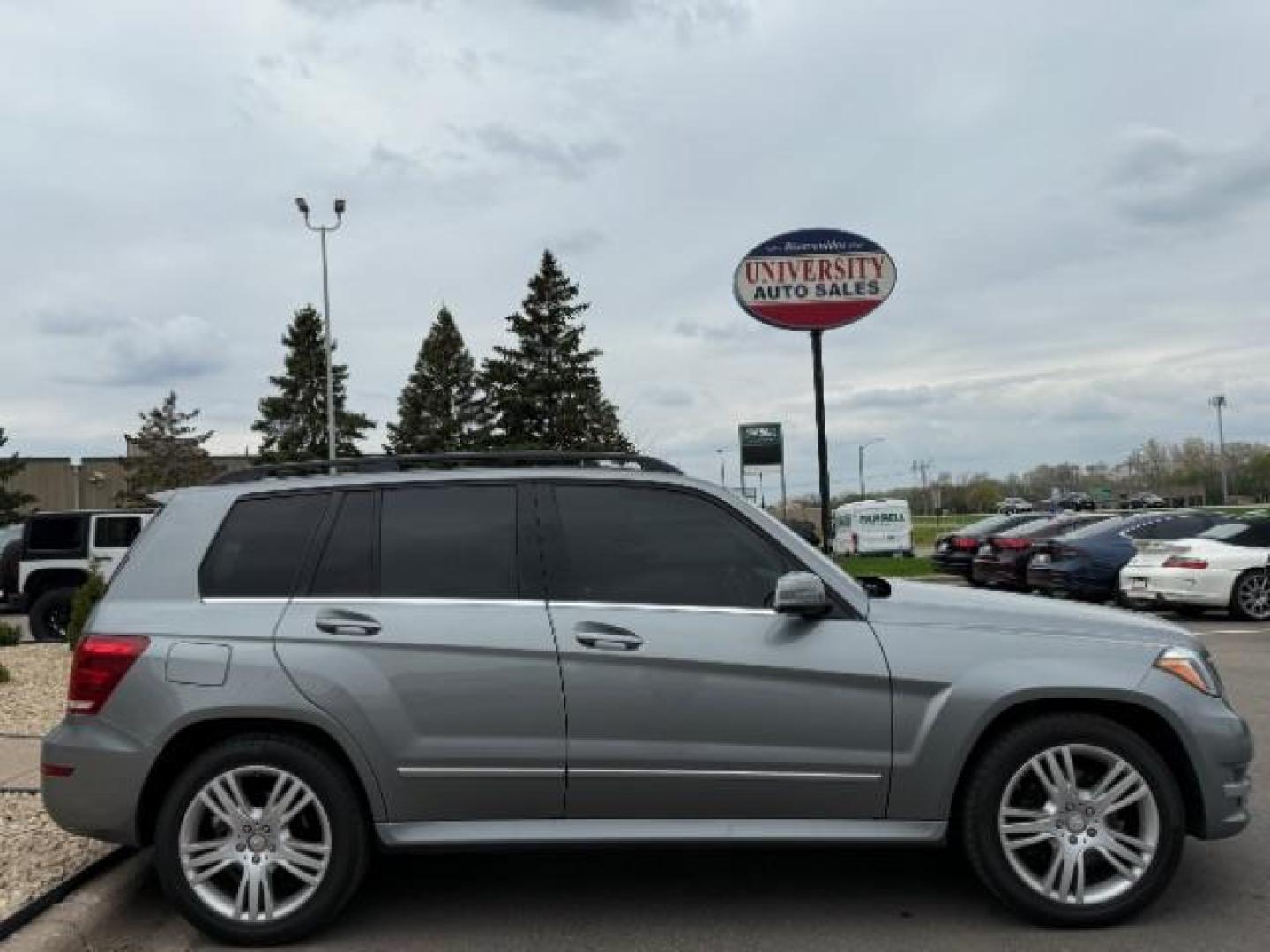 2015 Iridium Silver Metallic Mercedes-Benz GLK 350 4MATIC (WDCGG8JB4FG) with an 3.5L V-6 gasoline direct injection engine, located at 745 S Robert St, St. Paul, MN, 55107, (651) 222-2991, 44.923389, -93.081215 - Photo#7