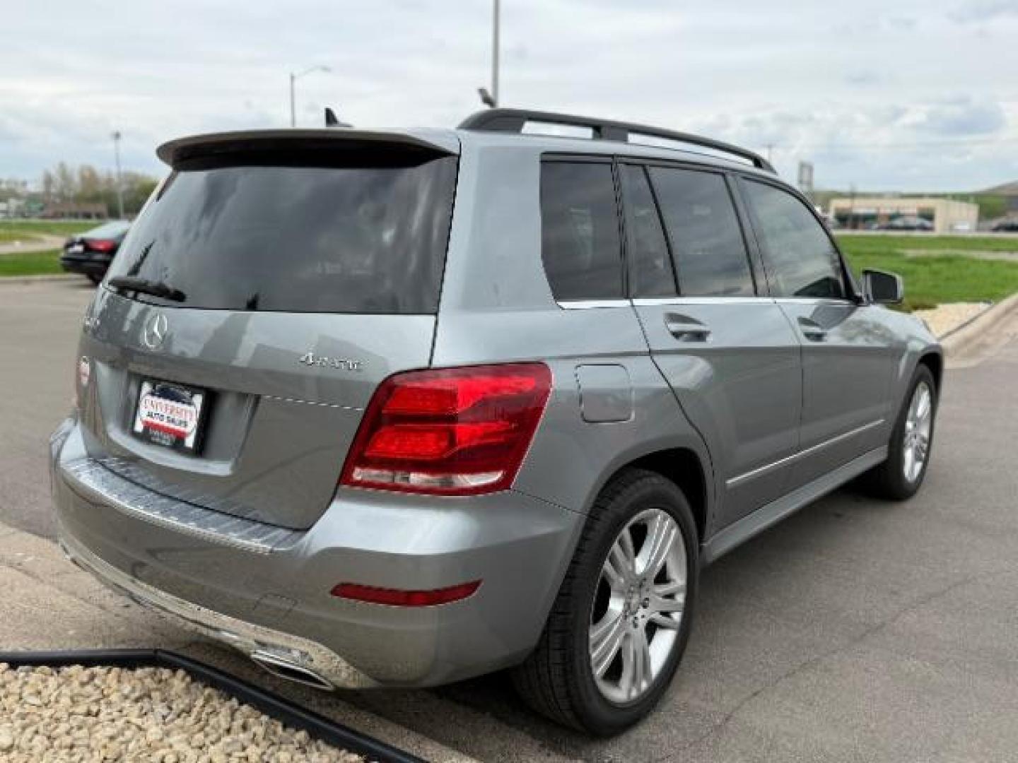 2015 Iridium Silver Metallic Mercedes-Benz GLK 350 4MATIC (WDCGG8JB4FG) with an 3.5L V-6 gasoline direct injection engine, located at 745 S Robert St, St. Paul, MN, 55107, (651) 222-2991, 44.923389, -93.081215 - Photo#11