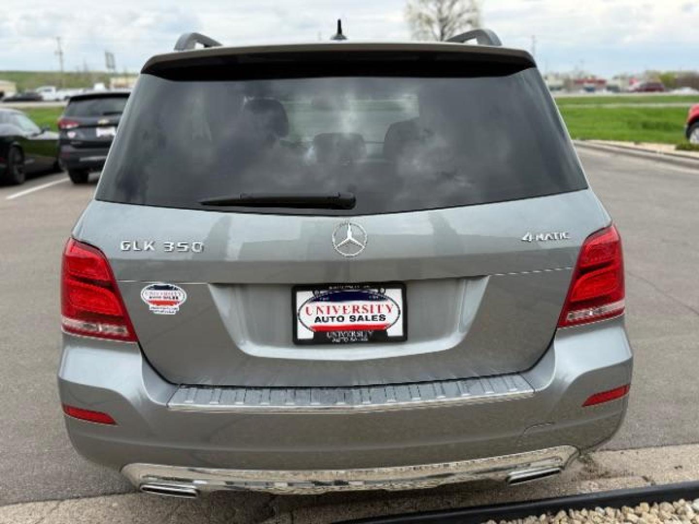 2015 Iridium Silver Metallic Mercedes-Benz GLK 350 4MATIC (WDCGG8JB4FG) with an 3.5L V-6 gasoline direct injection engine, located at 745 S Robert St, St. Paul, MN, 55107, (651) 222-2991, 44.923389, -93.081215 - Photo#13