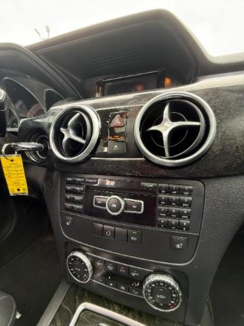 2015 Iridium Silver Metallic Mercedes-Benz GLK 350 4MATIC (WDCGG8JB4FG) with an 3.5L V-6 gasoline direct injection engine, located at 745 S Robert St, St. Paul, MN, 55107, (651) 222-2991, 44.923389, -93.081215 - Photo#19