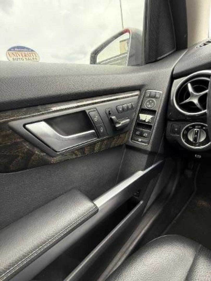 2015 Iridium Silver Metallic Mercedes-Benz GLK 350 4MATIC (WDCGG8JB4FG) with an 3.5L V-6 gasoline direct injection engine, located at 745 S Robert St, St. Paul, MN, 55107, (651) 222-2991, 44.923389, -93.081215 - Photo#22