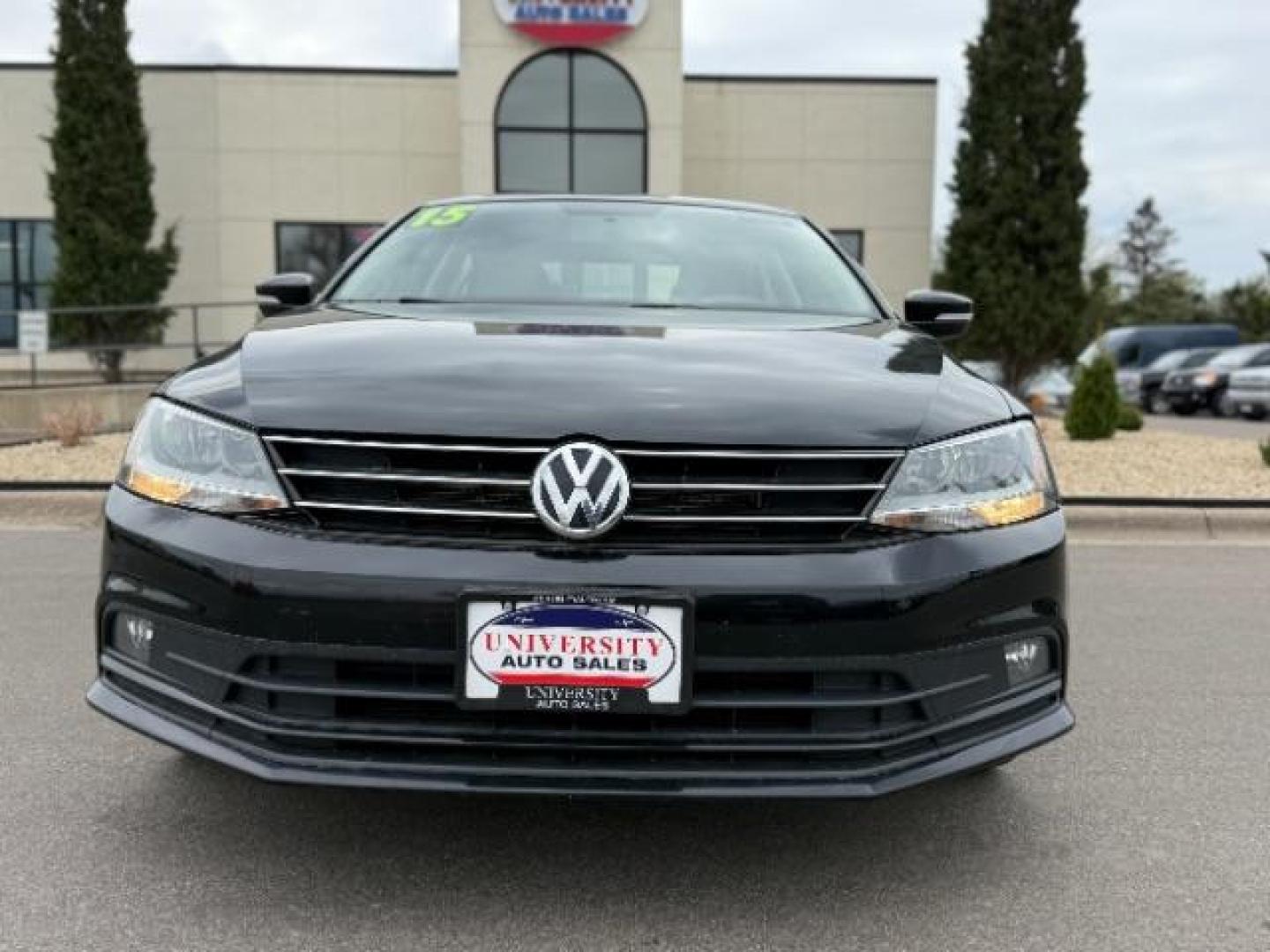 2015 Black Volkswagen Jetta 1.8T SE (3VWD07AJ5FM) with an 1.8L I-4 gasoline direct injection engine, located at 3301 W Hwy 13, Burnsville, MN, 55337, (952) 460-3200, 44.775333, -93.320808 - Photo#1