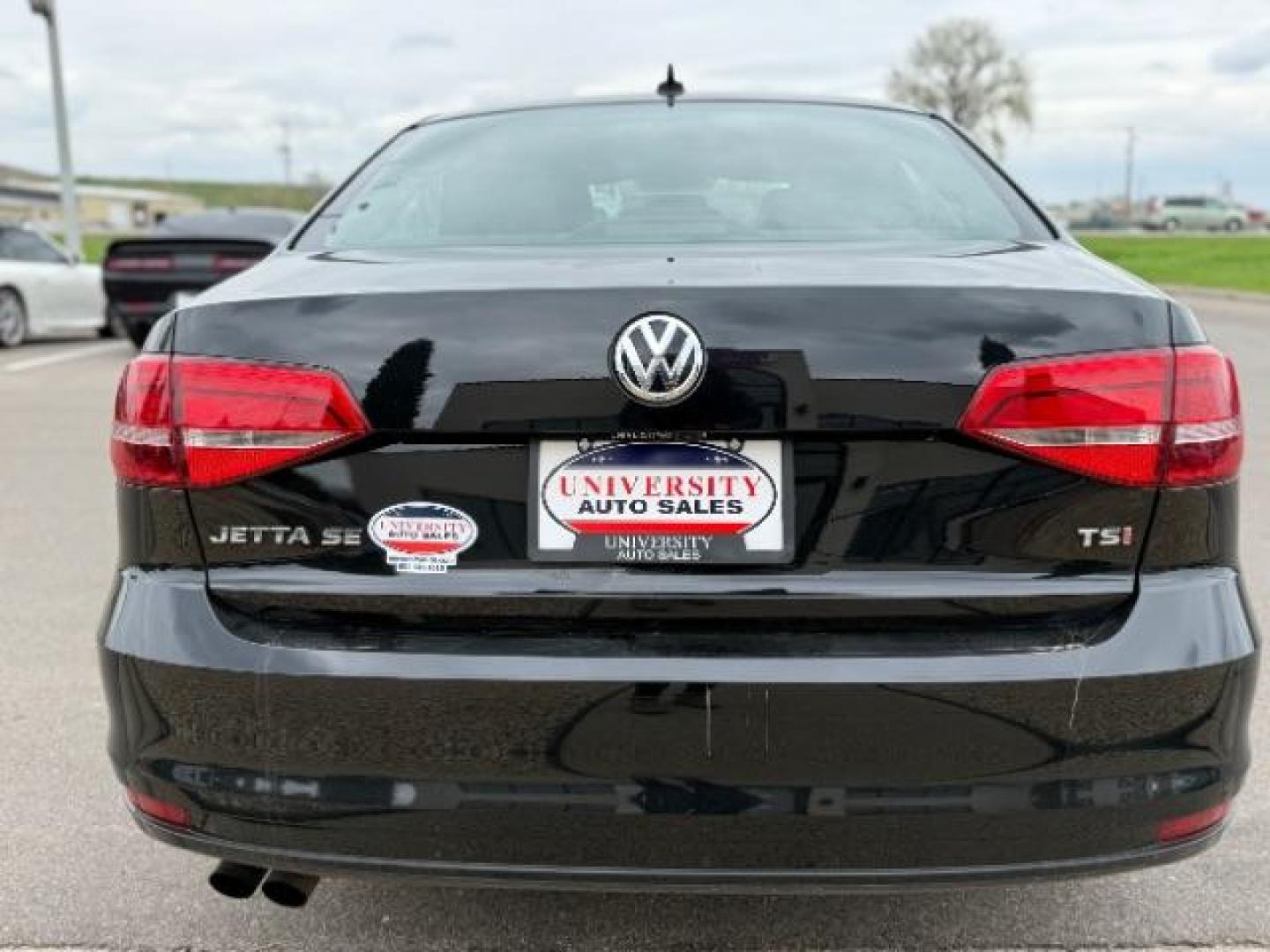 2015 Black Volkswagen Jetta 1.8T SE (3VWD07AJ5FM) with an 1.8L I-4 gasoline direct injection engine, located at 3301 W Hwy 13, Burnsville, MN, 55337, (952) 460-3200, 44.775333, -93.320808 - Photo#4