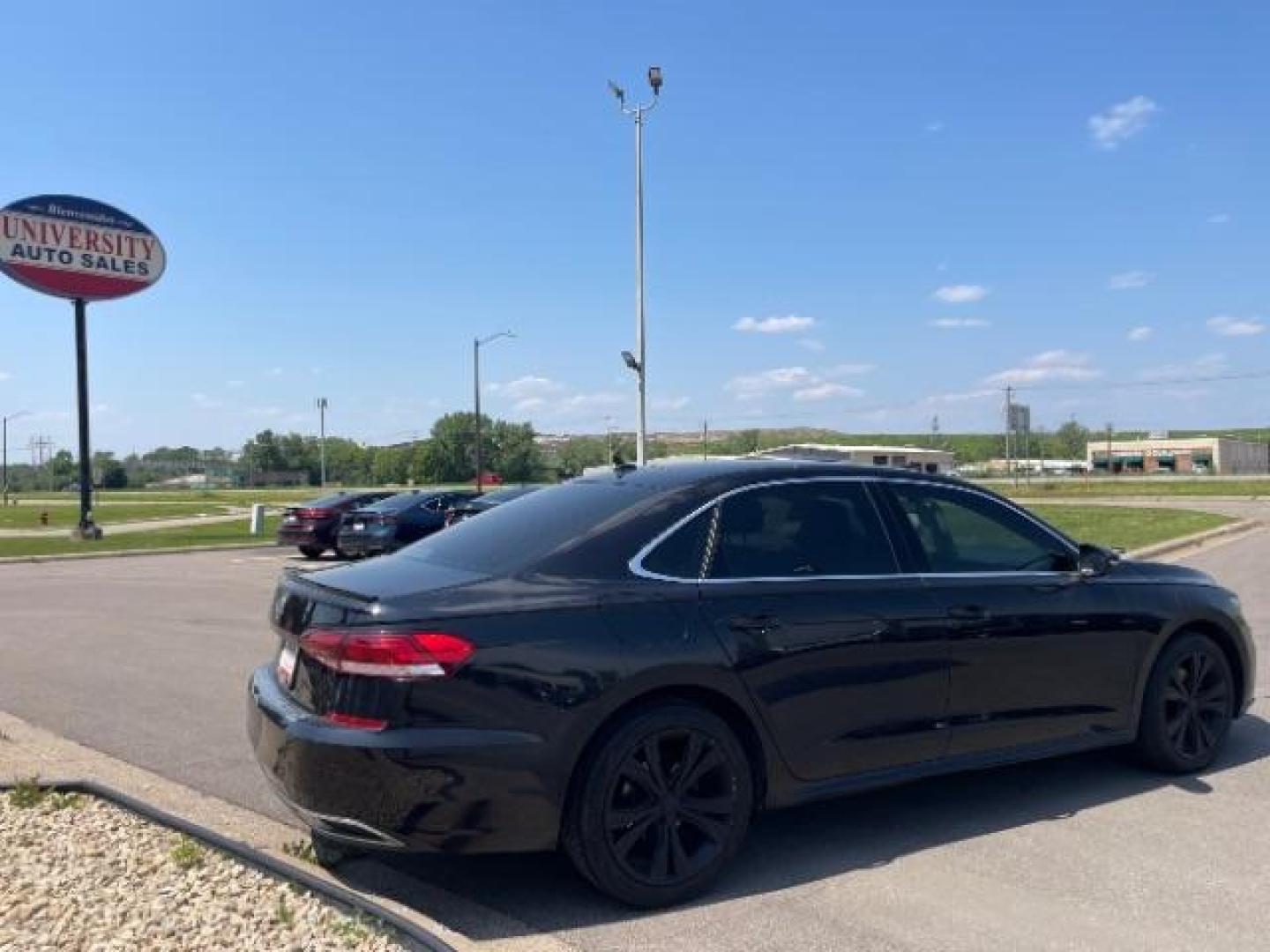 2021 Deep Black Pearl Volkswagen Passat 2.0T SE (1VWSA7A33MC) with an 2L I-4 gasoline direct injection engine, located at 3301 W Hwy 13, Burnsville, MN, 55337, (952) 460-3200, 44.775333, -93.320808 - Photo#4