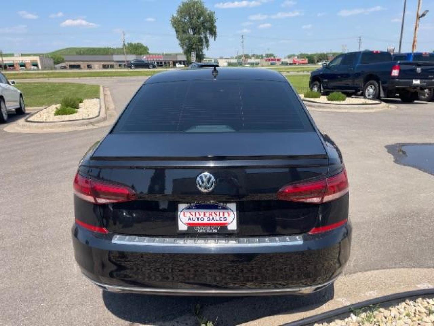 2021 Deep Black Pearl Volkswagen Passat 2.0T SE (1VWSA7A33MC) with an 2L I-4 gasoline direct injection engine, located at 3301 W Hwy 13, Burnsville, MN, 55337, (952) 460-3200, 44.775333, -93.320808 - Photo#5