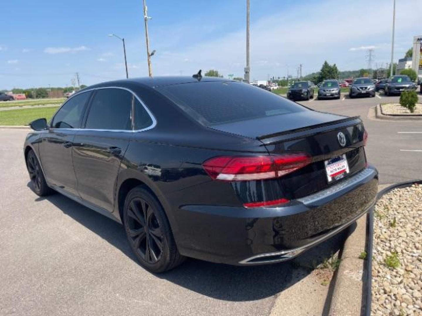 2021 Deep Black Pearl Volkswagen Passat 2.0T SE (1VWSA7A33MC) with an 2L I-4 gasoline direct injection engine, located at 3301 W Hwy 13, Burnsville, MN, 55337, (952) 460-3200, 44.775333, -93.320808 - Photo#6