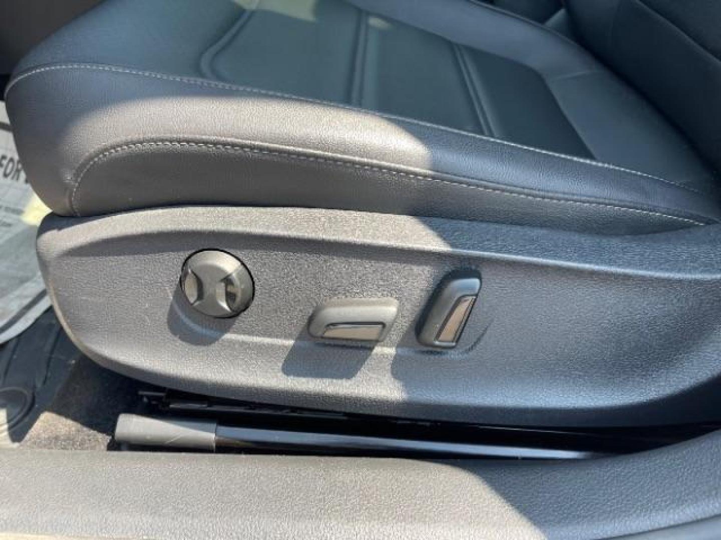2021 Deep Black Pearl Volkswagen Passat 2.0T SE (1VWSA7A33MC) with an 2L I-4 gasoline direct injection engine, located at 3301 W Hwy 13, Burnsville, MN, 55337, (952) 460-3200, 44.775333, -93.320808 - Photo#16