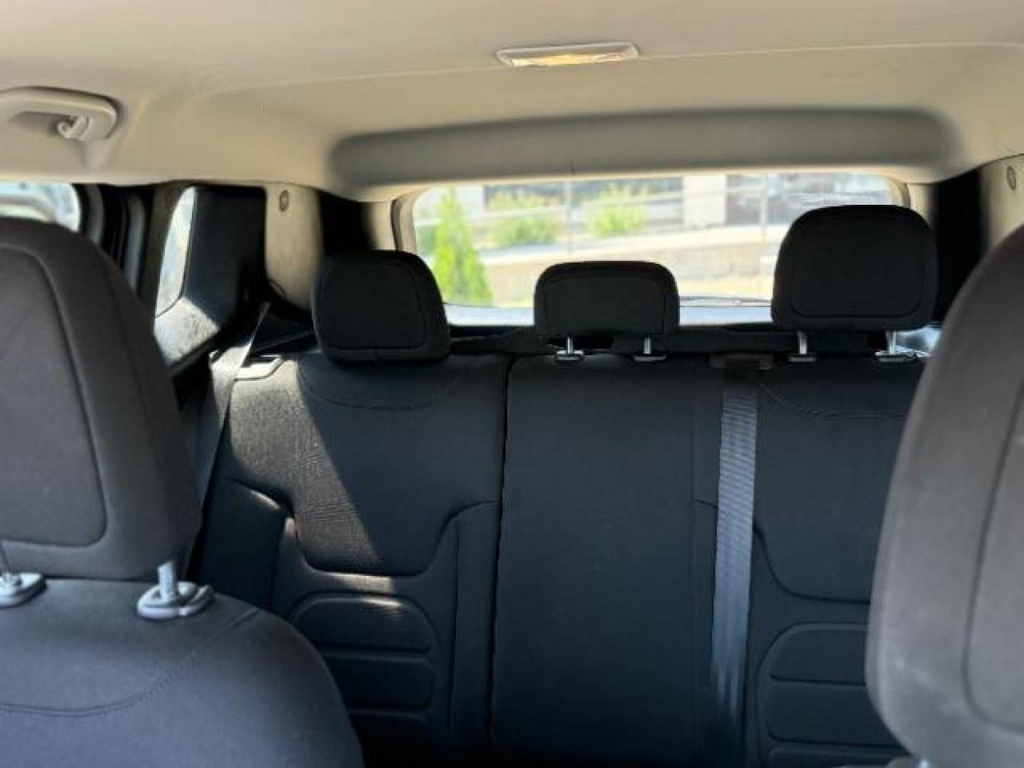 2019 Alpine White Clearcoat Jeep Renegade Latitude 4x4 (ZACNJBBB3KP) , located at 745 S Robert St, St. Paul, MN, 55107, (651) 222-2991, 44.923389, -93.081215 - Photo#8