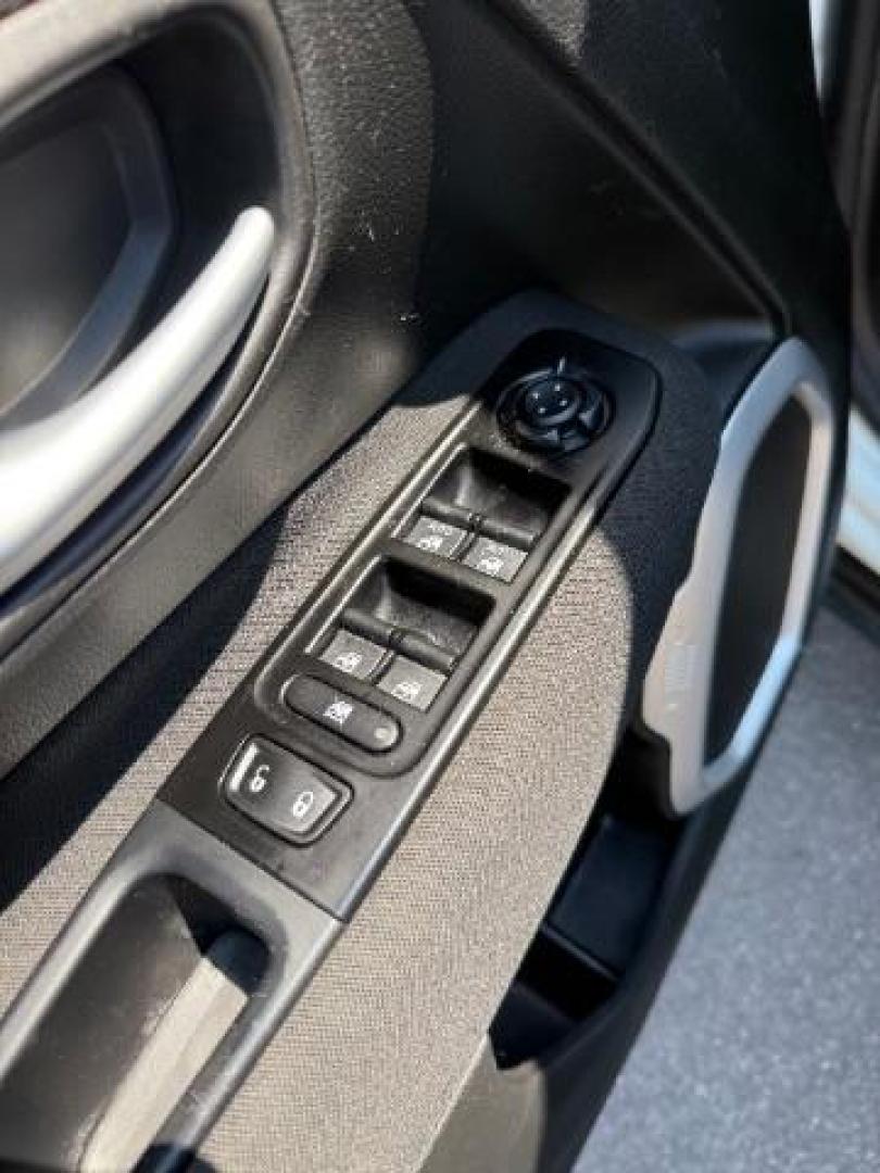 2019 Alpine White Clearcoat Jeep Renegade Latitude 4x4 (ZACNJBBB3KP) , located at 745 S Robert St, St. Paul, MN, 55107, (651) 222-2991, 44.923389, -93.081215 - Photo#11