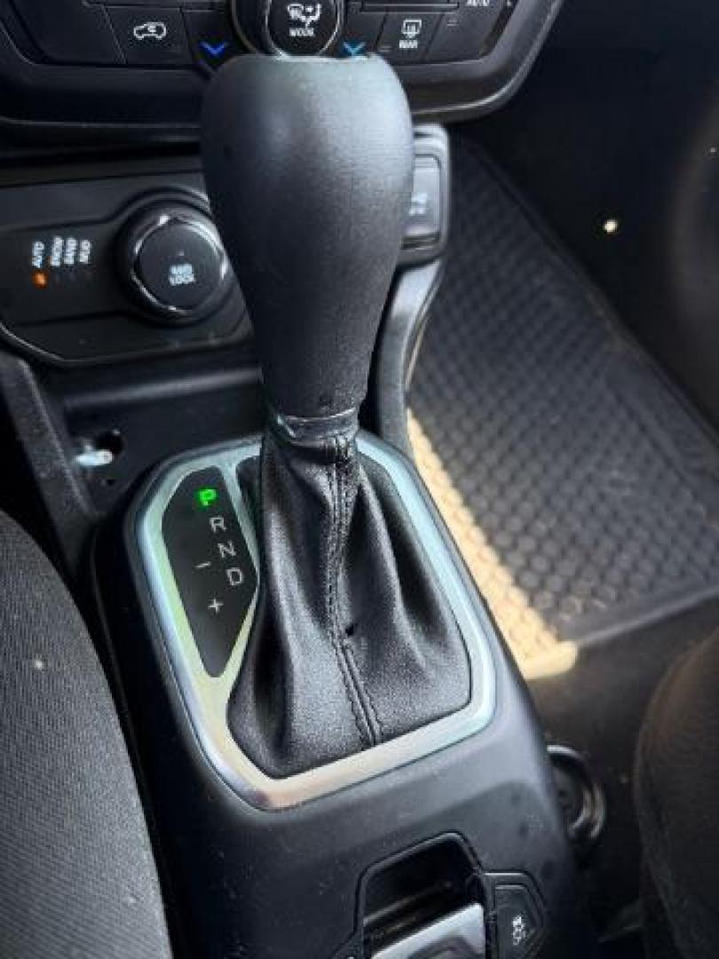 2019 Alpine White Clearcoat Jeep Renegade Latitude 4x4 (ZACNJBBB3KP) , located at 745 S Robert St, St. Paul, MN, 55107, (651) 222-2991, 44.923389, -93.081215 - Photo#12