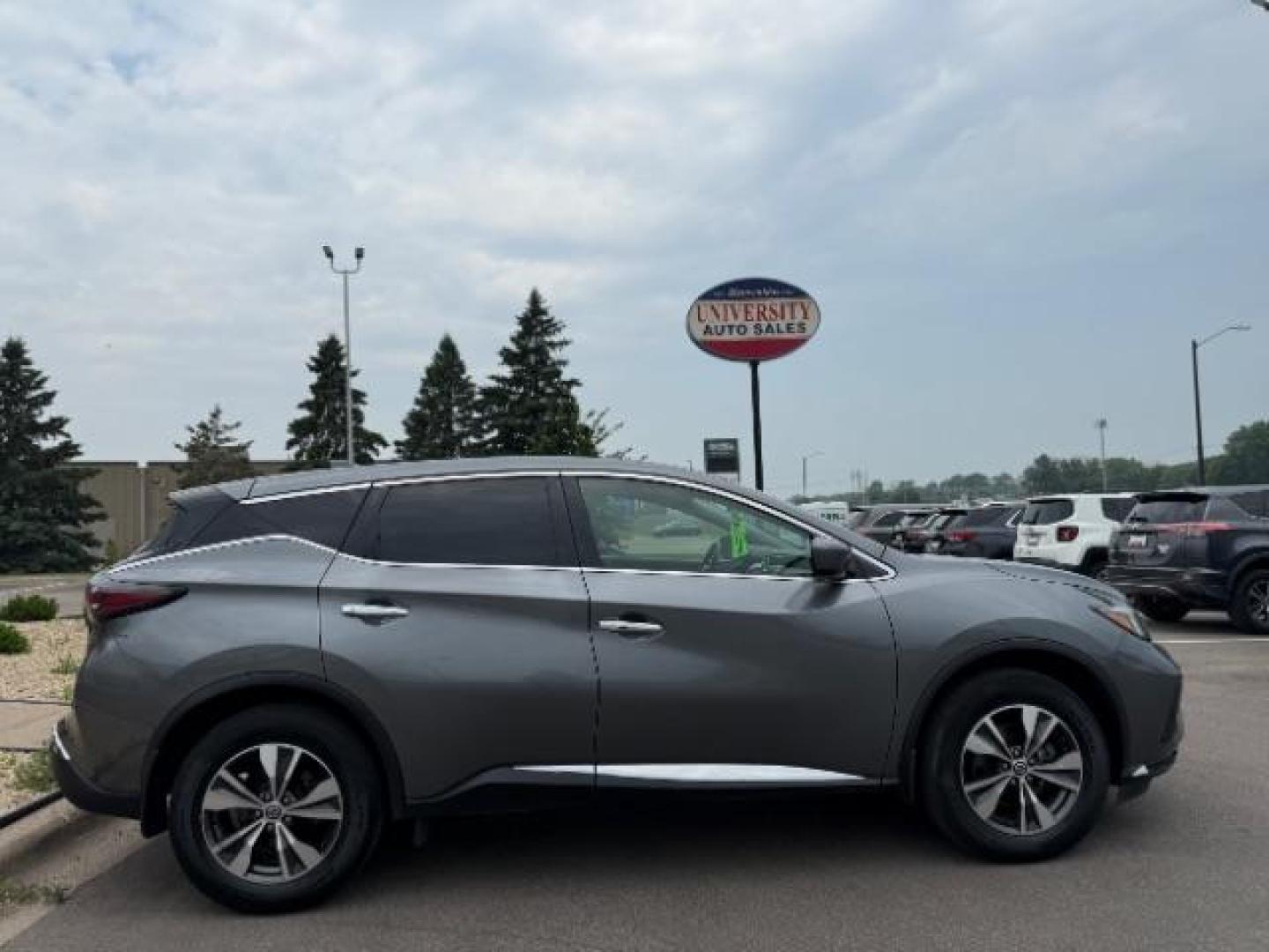 2021 Brilliant Silver Metallic Nissan Murano S Intelligent AWD (5N1AZ2AS6MC) with an 3.5L V-6 DOHC engine, located at 3301 W Hwy 13, Burnsville, MN, 55337, (952) 460-3200, 44.775333, -93.320808 - Photo#2