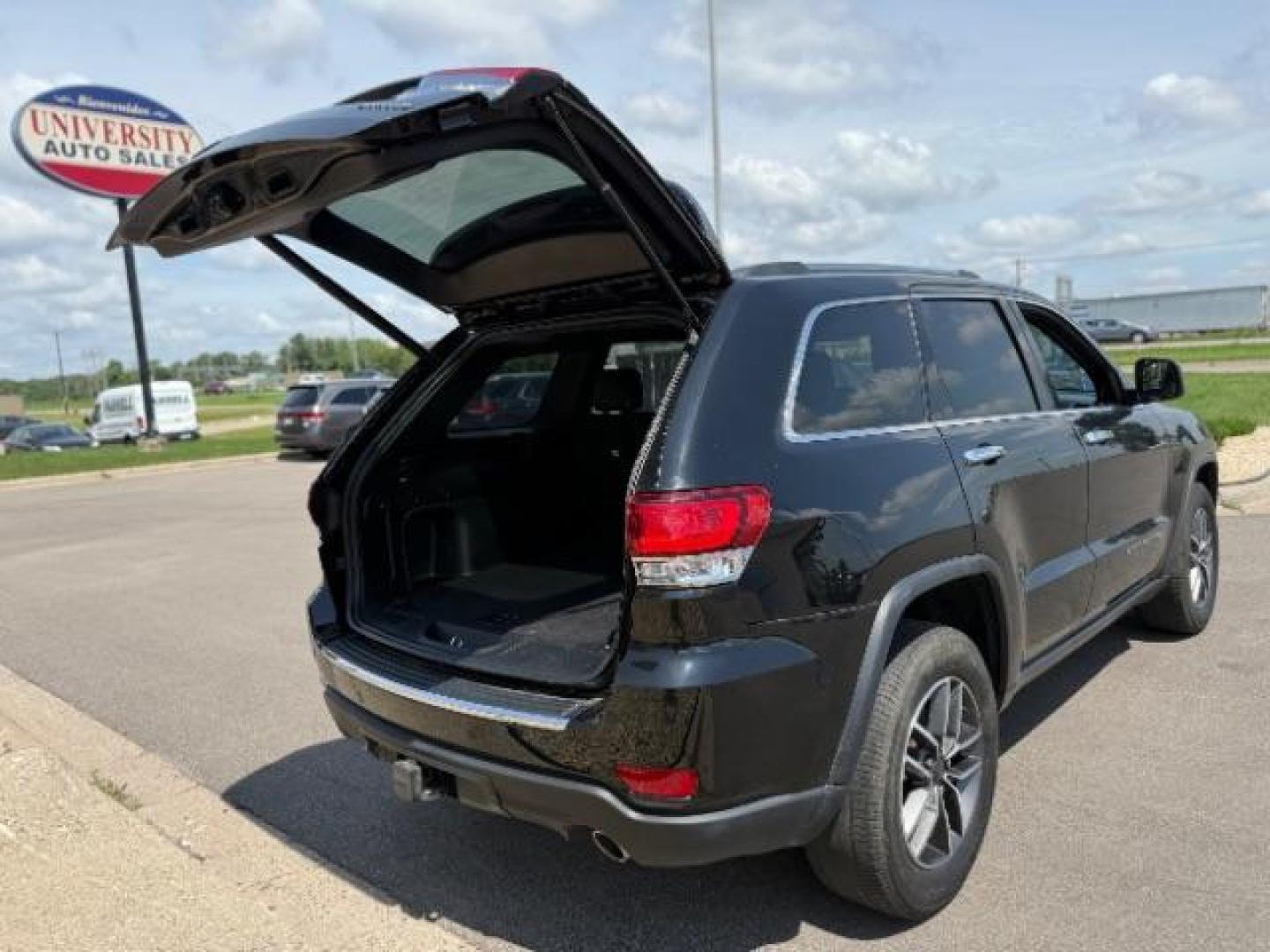 2021 Diamond Black Crystal Pearlcoat Jeep Grand Cherokee Limited 4x4 (1C4RJFBG7MC) , located at 3301 W Hwy 13, Burnsville, MN, 55337, (952) 460-3200, 44.775333, -93.320808 - Photo#3