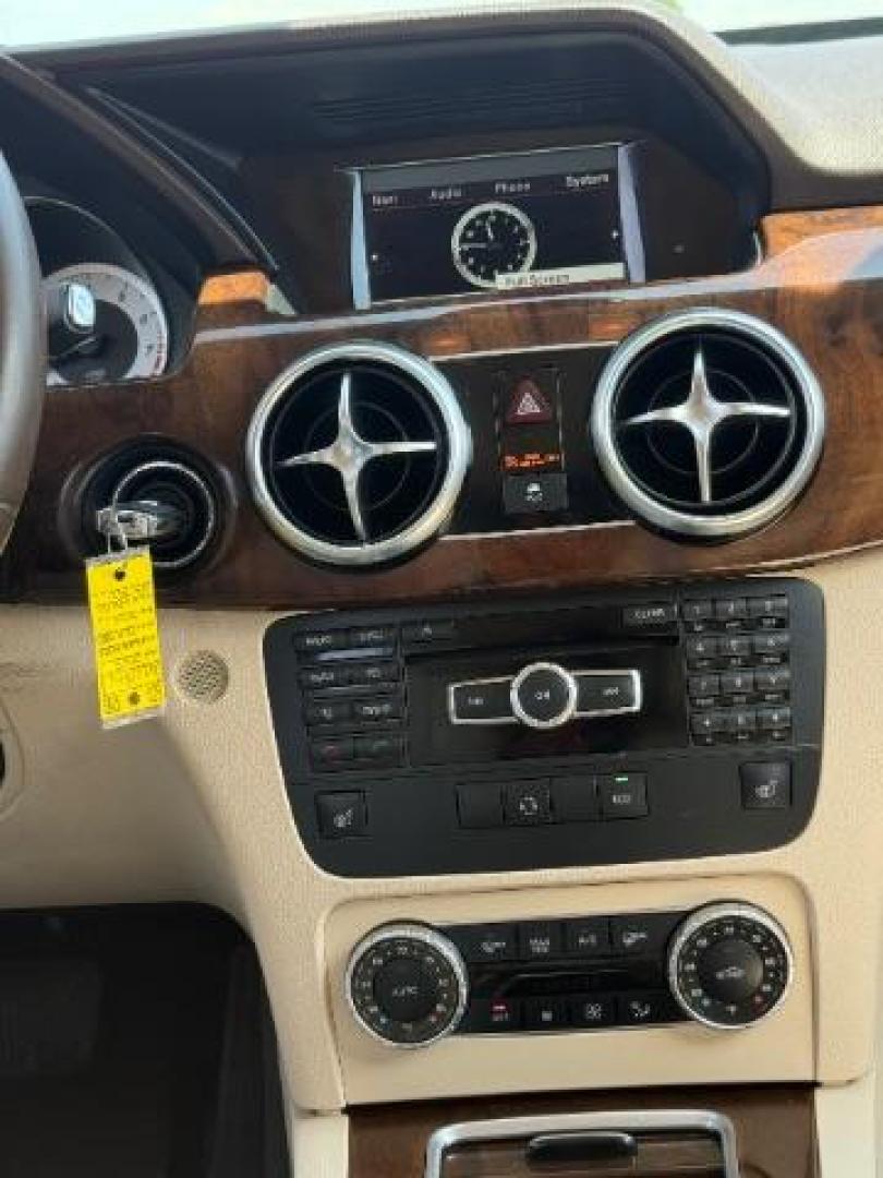 2015 White Mercedes-Benz GLK 350 . (WDCGG5HB6FG) , located at 3301 W Hwy 13, Burnsville, MN, 55337, (952) 460-3200, 44.775333, -93.320808 - Photo#19