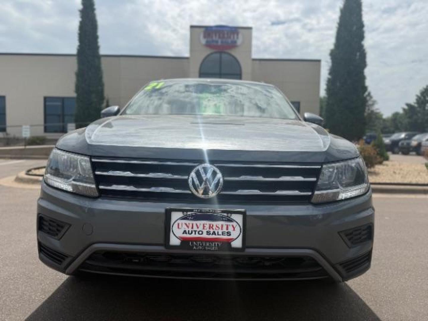 2021 Platinum Gray Metallic Volkswagen Tiguan 2.0T SE | 2.0T SE R-Line Black | 2.0T SEL (3VV2B7AXXMM) with an 2L I-4 gasoline direct injection engine, located at 745 S Robert St, St. Paul, MN, 55107, (651) 222-2991, 44.923389, -93.081215 - Photo#3