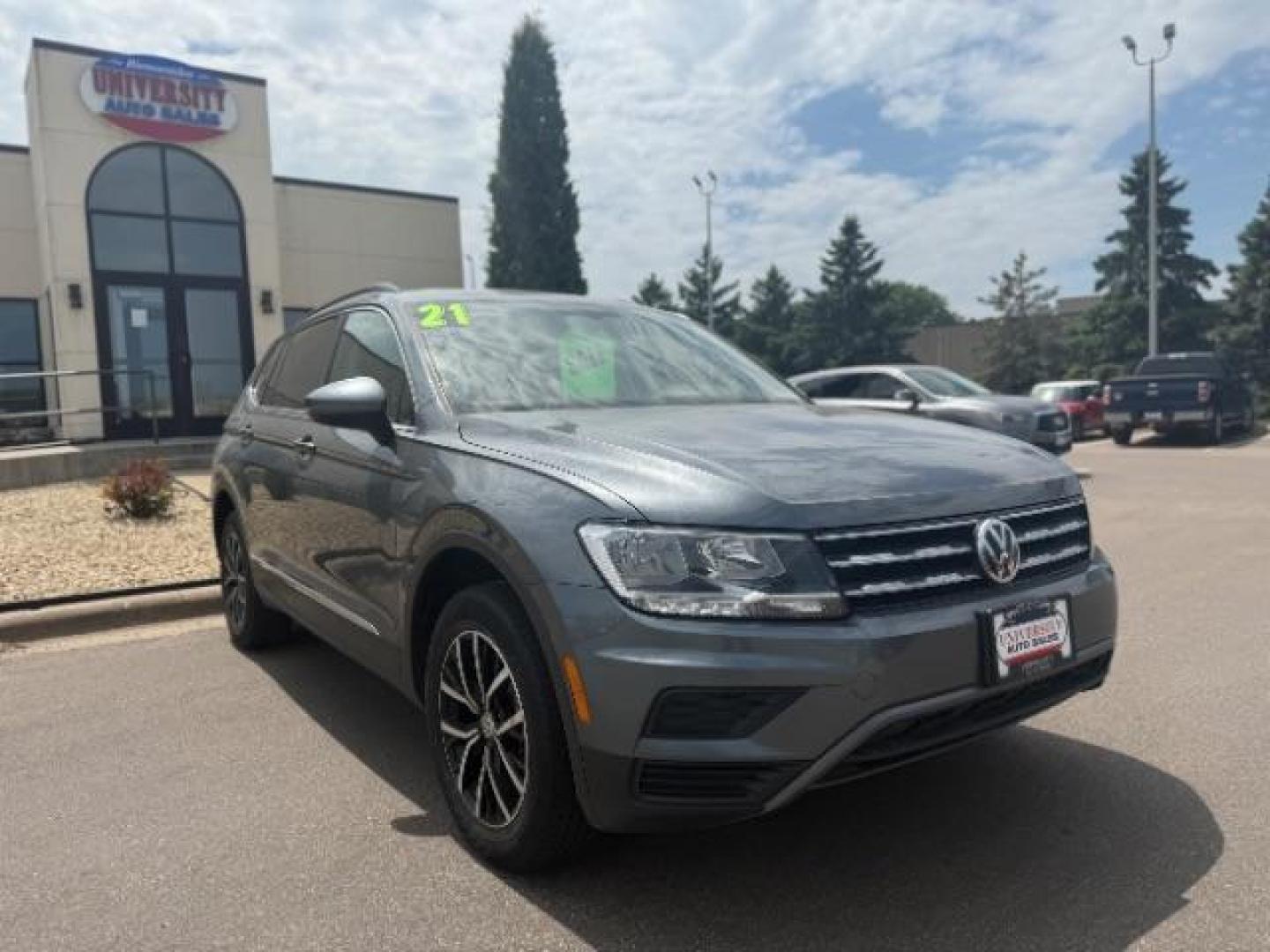 2021 Platinum Gray Metallic Volkswagen Tiguan 2.0T SE | 2.0T SE R-Line Black | 2.0T SEL (3VV2B7AXXMM) with an 2L I-4 gasoline direct injection engine, located at 745 S Robert St, St. Paul, MN, 55107, (651) 222-2991, 44.923389, -93.081215 - Photo#20