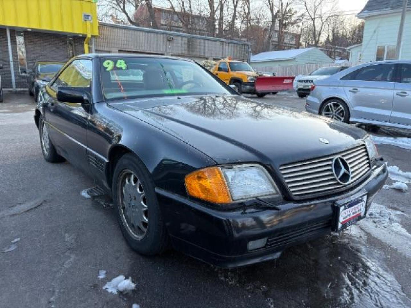 1994 BLACK Mercedes-Benz SL-Class SL500 Roadster (WDBFA67E1RF) with an 5.0L V8 DOHC 32V engine, 4-Speed Automatic transmission, located at 745 S Robert St, St. Paul, MN, 55107, (651) 222-2991, 44.923389, -93.081215 - Photo#1