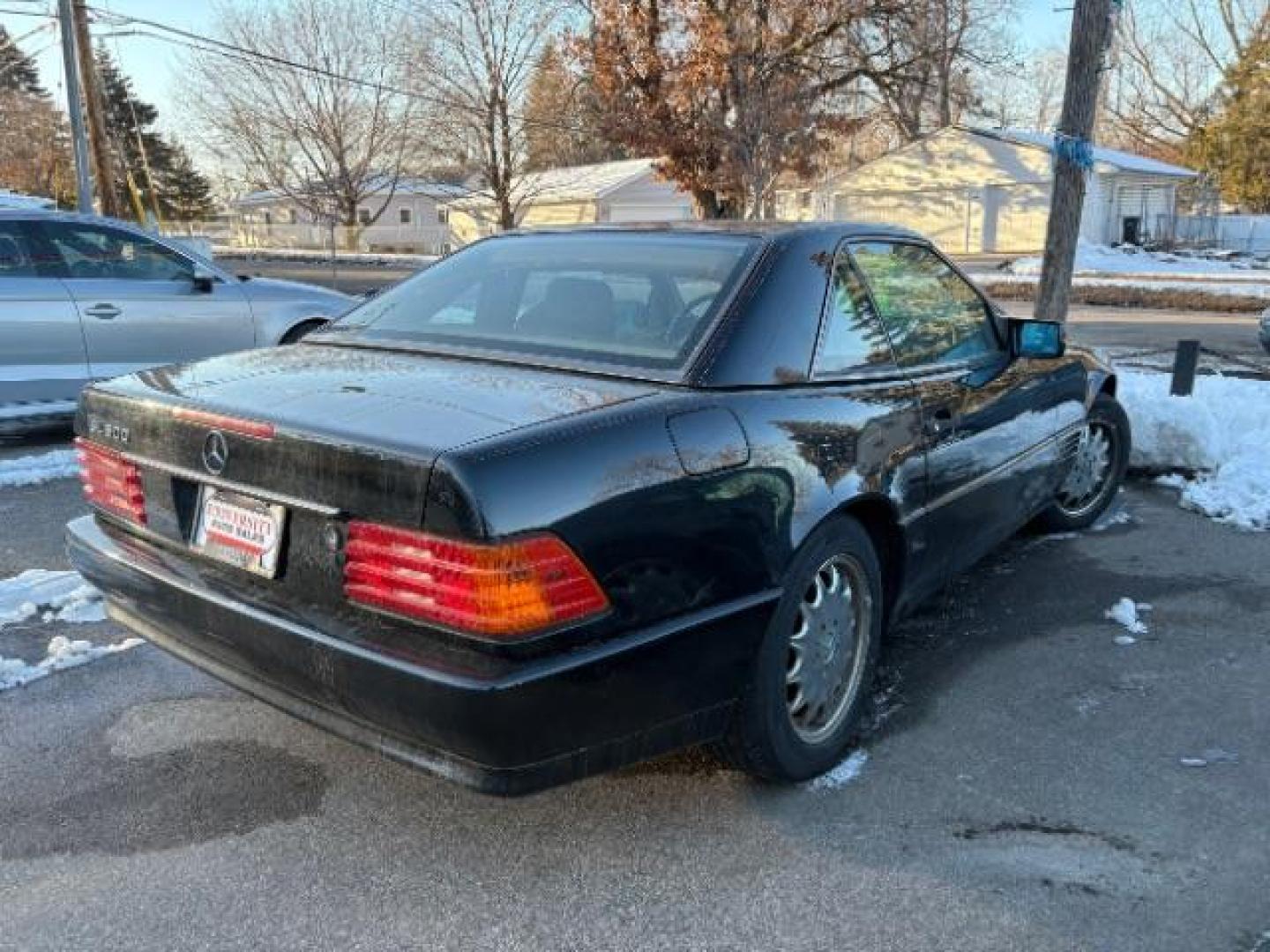 1994 BLACK Mercedes-Benz SL-Class SL500 Roadster (WDBFA67E1RF) with an 5.0L V8 DOHC 32V engine, 4-Speed Automatic transmission, located at 745 S Robert St, St. Paul, MN, 55107, (651) 222-2991, 44.923389, -93.081215 - Photo#3