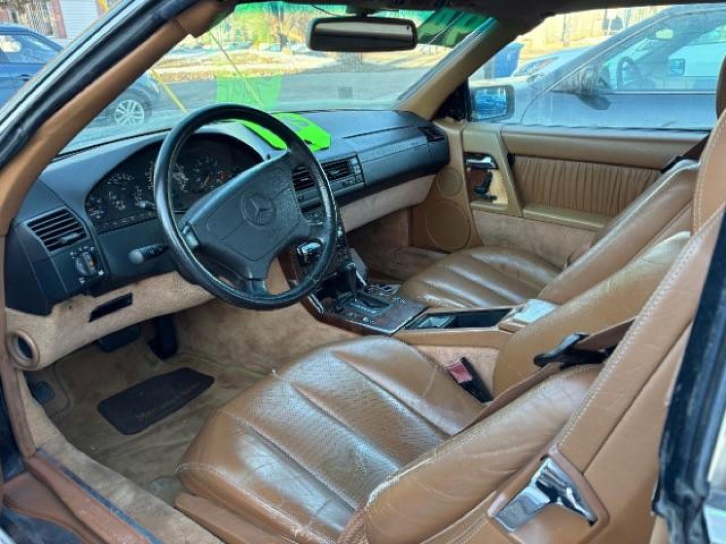 1994 BLACK Mercedes-Benz SL-Class SL500 Roadster (WDBFA67E1RF) with an 5.0L V8 DOHC 32V engine, 4-Speed Automatic transmission, located at 745 S Robert St, St. Paul, MN, 55107, (651) 222-2991, 44.923389, -93.081215 - Photo#4