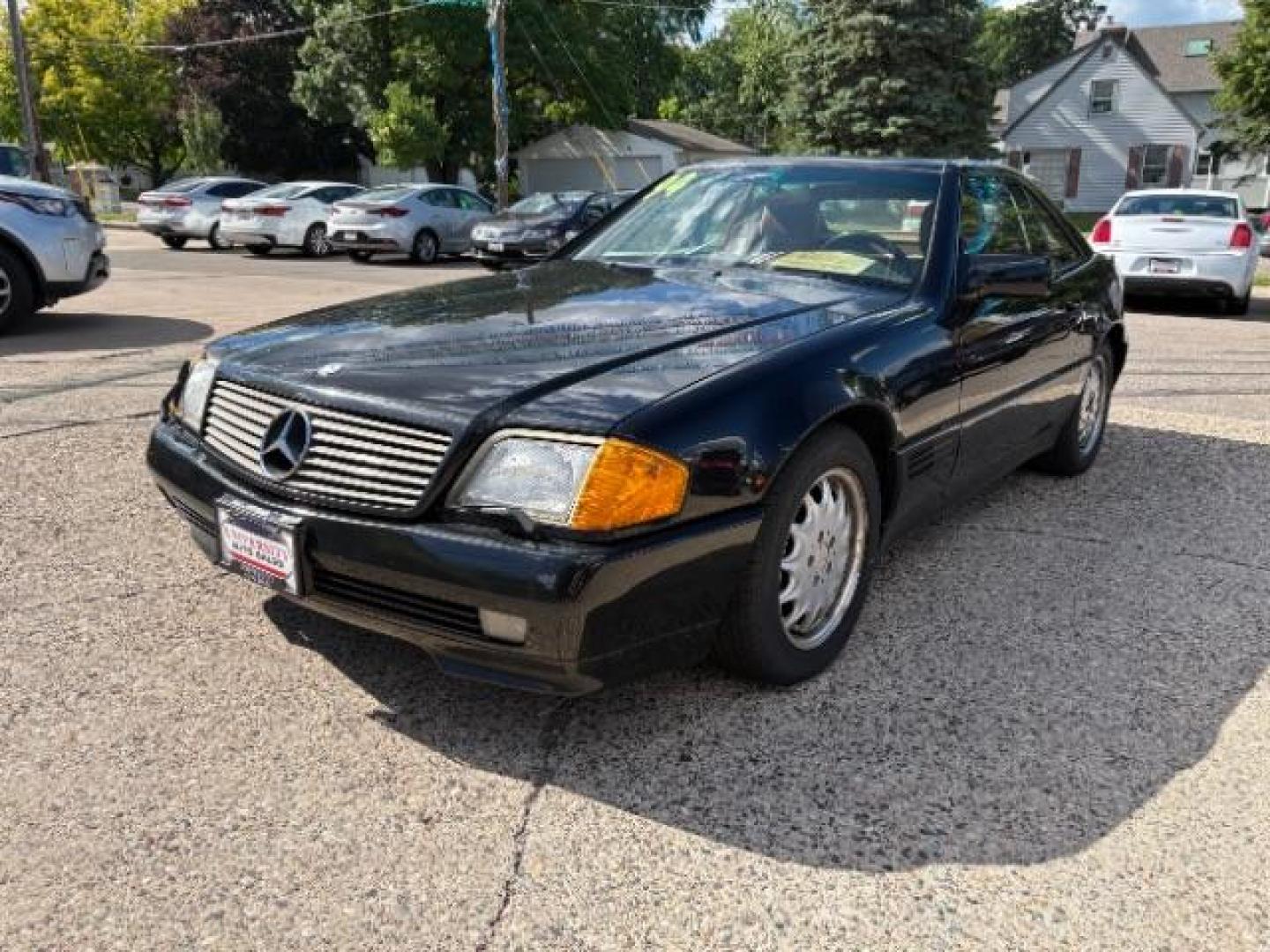 1994 BLACK Mercedes-Benz SL-Class SL500 Roadster (WDBFA67E1RF) with an 5.0L V8 DOHC 32V engine, 4-Speed Automatic transmission, located at 745 S Robert St, St. Paul, MN, 55107, (651) 222-2991, 44.923389, -93.081215- Photo#2