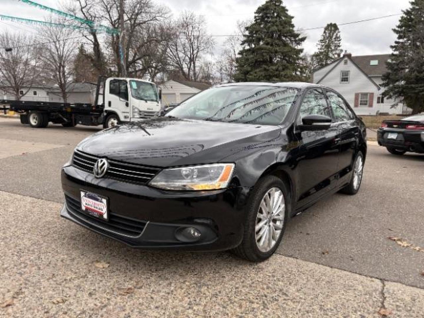 2013 Black Uni Volkswagen Jetta 2.5L SEL (3VWLP7AJ9DM) with an 2.5L I-5 DOHC engine, located at 745 S Robert St, St. Paul, MN, 55107, (651) 222-2991, 44.923389, -93.081215 - Photo#3