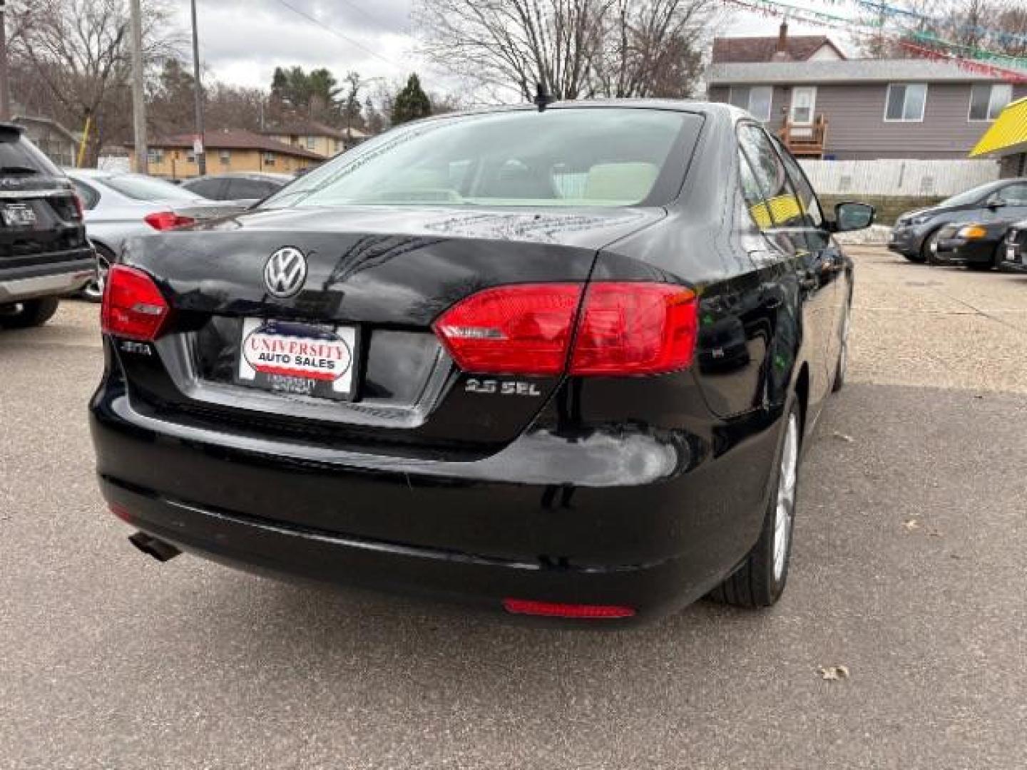 2013 Black Uni Volkswagen Jetta 2.5L SEL (3VWLP7AJ9DM) with an 2.5L I-5 DOHC engine, located at 745 S Robert St, St. Paul, MN, 55107, (651) 222-2991, 44.923389, -93.081215 - Photo#7