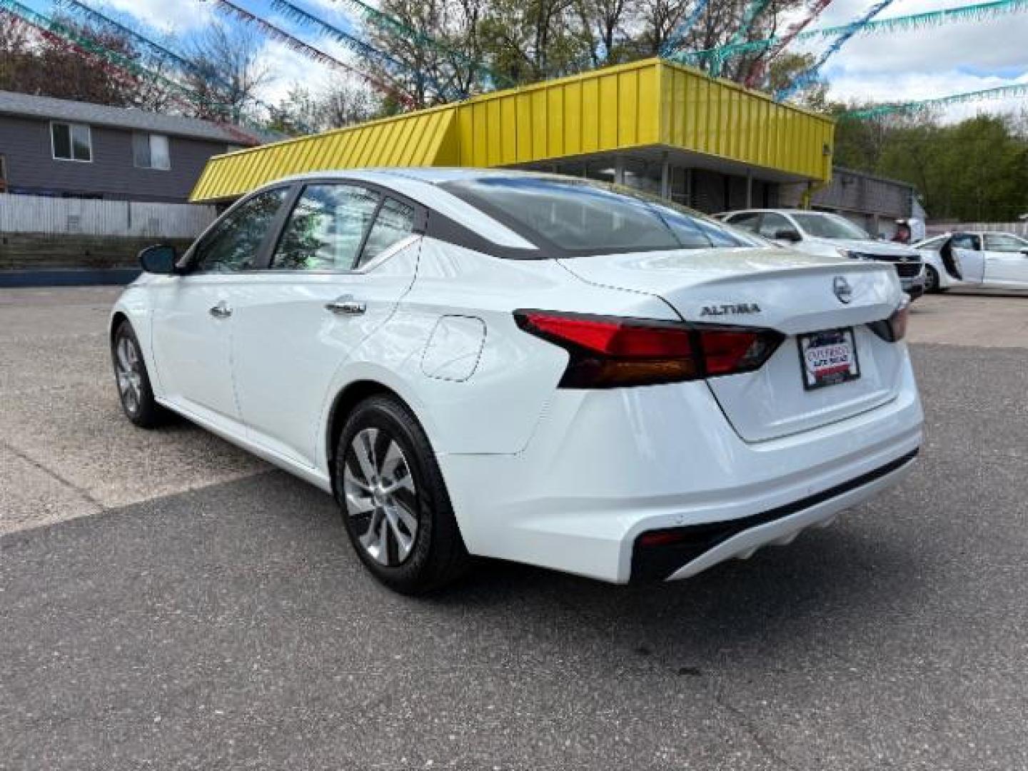 2024 Glacier White Nissan Altima S FWD (1N4BL4BV8RN) with an 2.5L I-4 gasoline direct injection engine, located at 745 S Robert St, St. Paul, MN, 55107, (651) 222-2991, 44.923389, -93.081215 - Photo#4