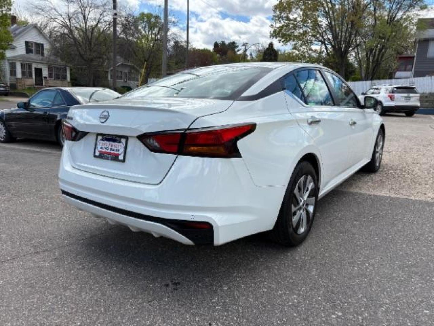 2024 Glacier White Nissan Altima S FWD (1N4BL4BV8RN) with an 2.5L I-4 gasoline direct injection engine, located at 745 S Robert St, St. Paul, MN, 55107, (651) 222-2991, 44.923389, -93.081215 - Photo#6
