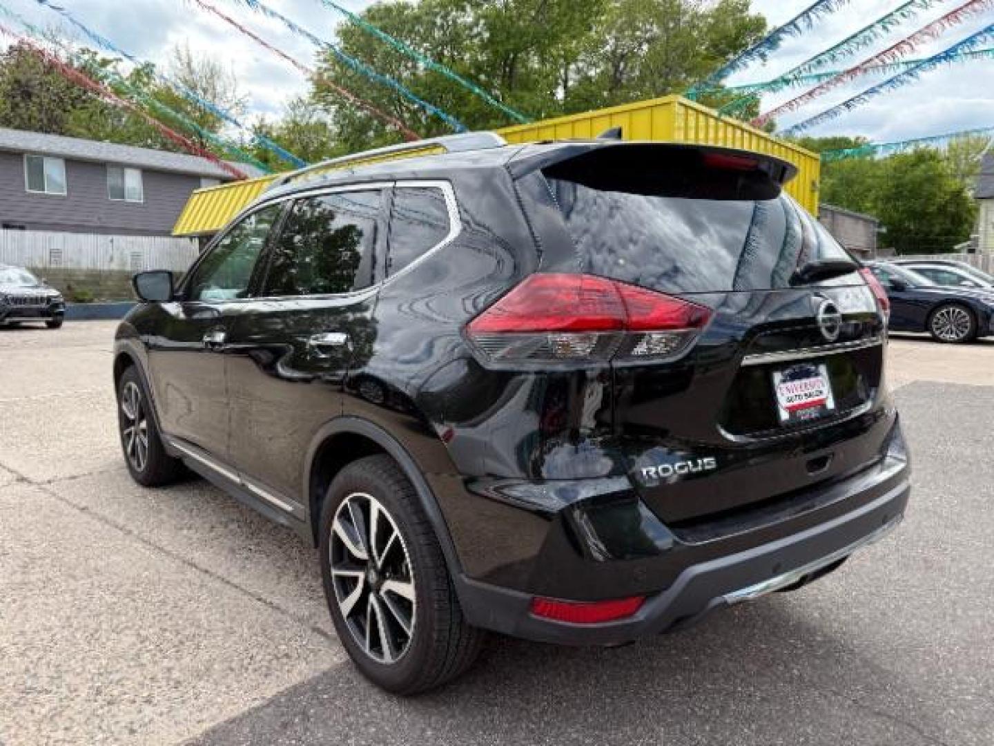 2020 Magnetic Black Pearl Nissan Rogue SL Intelligent AWD (5N1AT2MV5LC) with an 2.5L I-4 DOHC engine, located at 745 S Robert St, St. Paul, MN, 55107, (651) 222-2991, 44.923389, -93.081215 - Photo#4