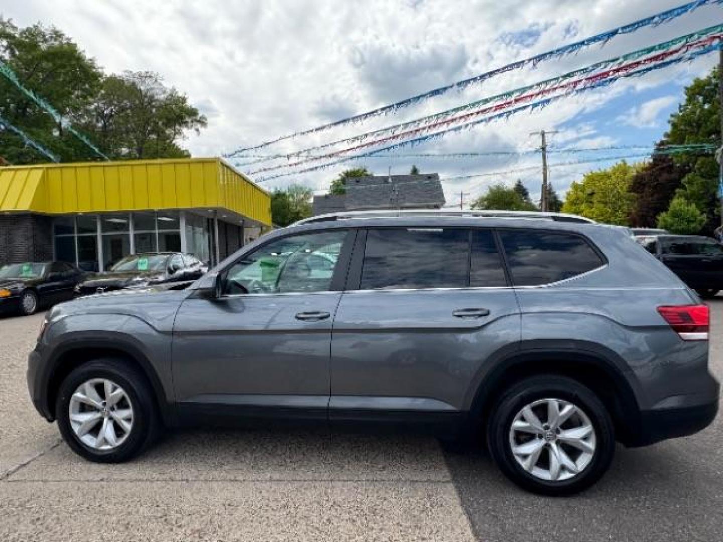 2018 Platinum Gray Metallic Volkswagen Atlas 3.6L V6 Launch Edition (1V2HR2CA1JC) with an 3.6L V-6 gasoline direct injection engine, located at 745 S Robert St, St. Paul, MN, 55107, (651) 222-2991, 44.923389, -93.081215 - Photo#3