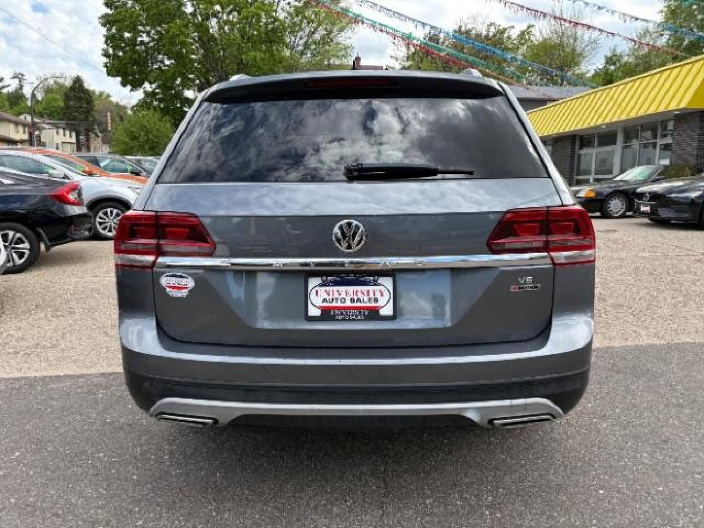 2018 Platinum Gray Metallic Volkswagen Atlas 3.6L V6 Launch Edition (1V2HR2CA1JC) with an 3.6L V-6 gasoline direct injection engine, located at 745 S Robert St, St. Paul, MN, 55107, (651) 222-2991, 44.923389, -93.081215 - Photo#5