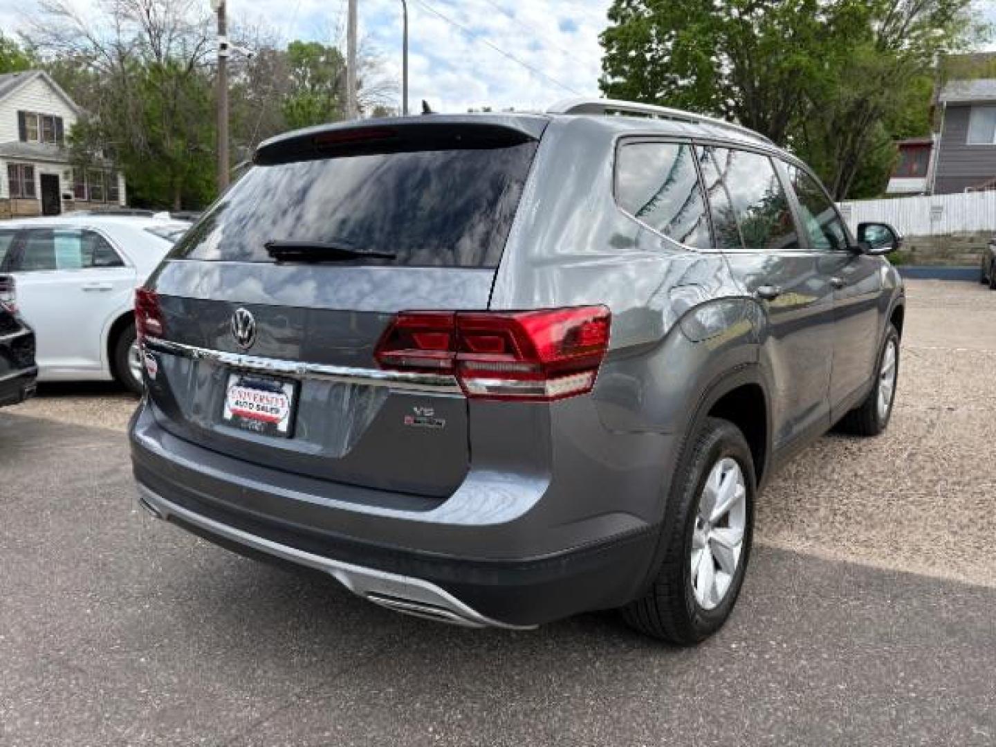 2018 Platinum Gray Metallic Volkswagen Atlas 3.6L V6 Launch Edition (1V2HR2CA1JC) with an 3.6L V-6 gasoline direct injection engine, located at 745 S Robert St, St. Paul, MN, 55107, (651) 222-2991, 44.923389, -93.081215 - Photo#7