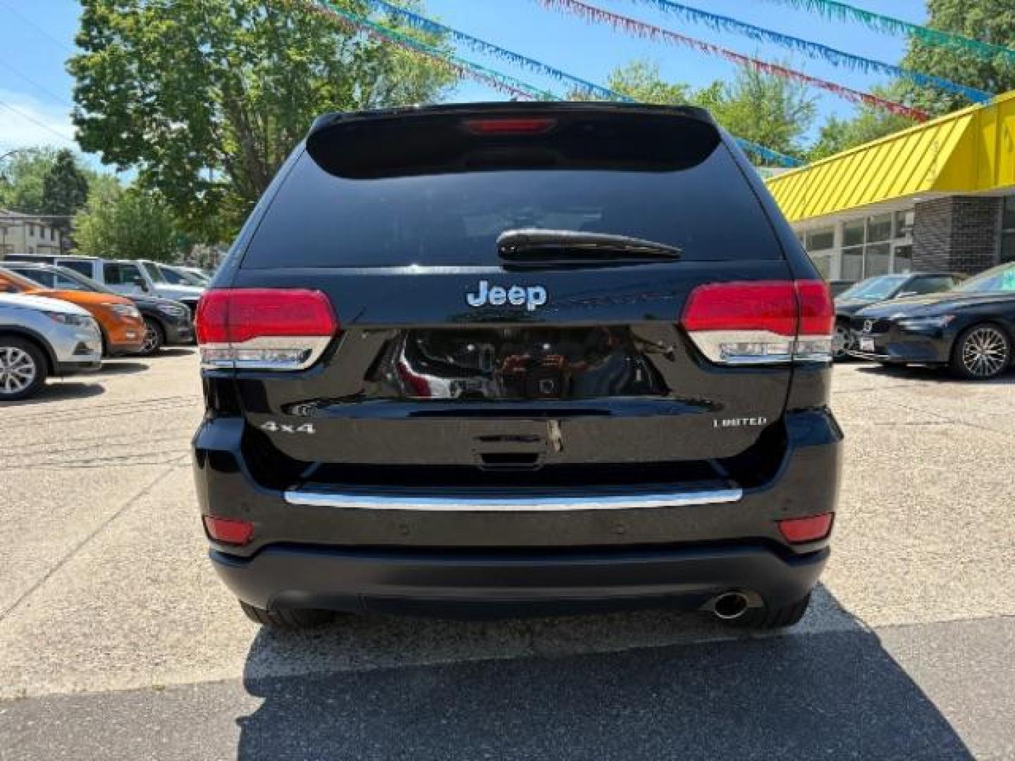 2018 Diamond Black Crystal Pearlcoat Jeep Grand Cherokee Limited 4x4 (1C4RJFBG3JC) , located at 745 S Robert St, St. Paul, MN, 55107, (651) 222-2991, 44.923389, -93.081215 - Photo#4
