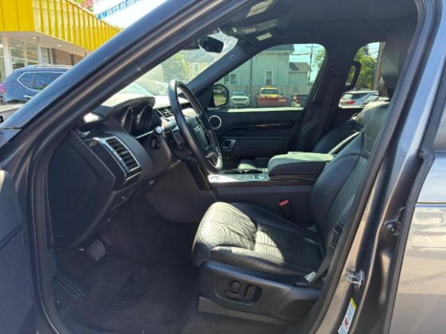2019 Corris Gray Metallic Land Rover Discovery SE (SALRG2RVXKA) with an 3L V-6 gasoline direct injection engine, located at 745 S Robert St, St. Paul, MN, 55107, (651) 222-2991, 44.923389, -93.081215 - Photo#9