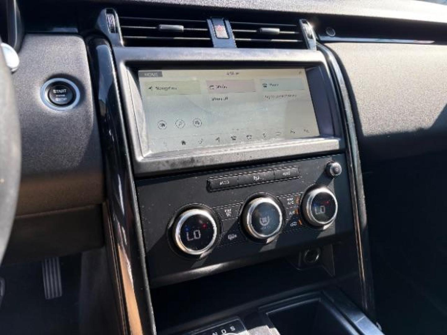 2019 Corris Gray Metallic Land Rover Discovery SE (SALRG2RVXKA) with an 3L V-6 gasoline direct injection engine, located at 745 S Robert St, St. Paul, MN, 55107, (651) 222-2991, 44.923389, -93.081215 - Photo#14