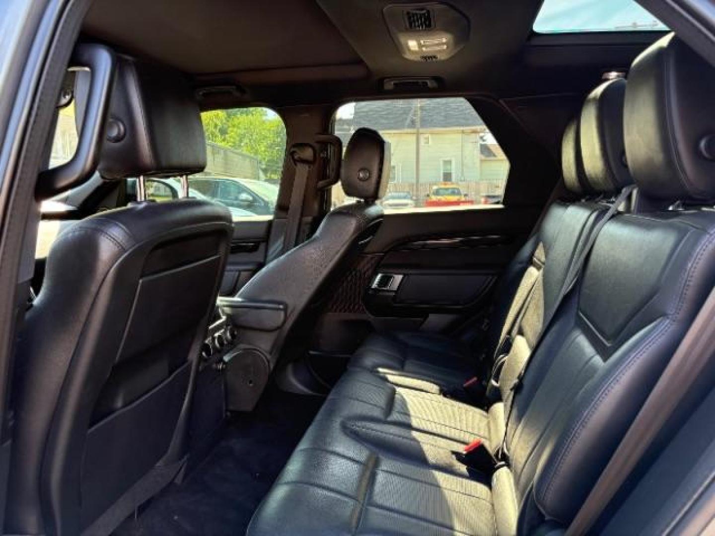 2019 Corris Gray Metallic Land Rover Discovery SE (SALRG2RVXKA) with an 3L V-6 gasoline direct injection engine, located at 745 S Robert St, St. Paul, MN, 55107, (651) 222-2991, 44.923389, -93.081215 - Photo#15