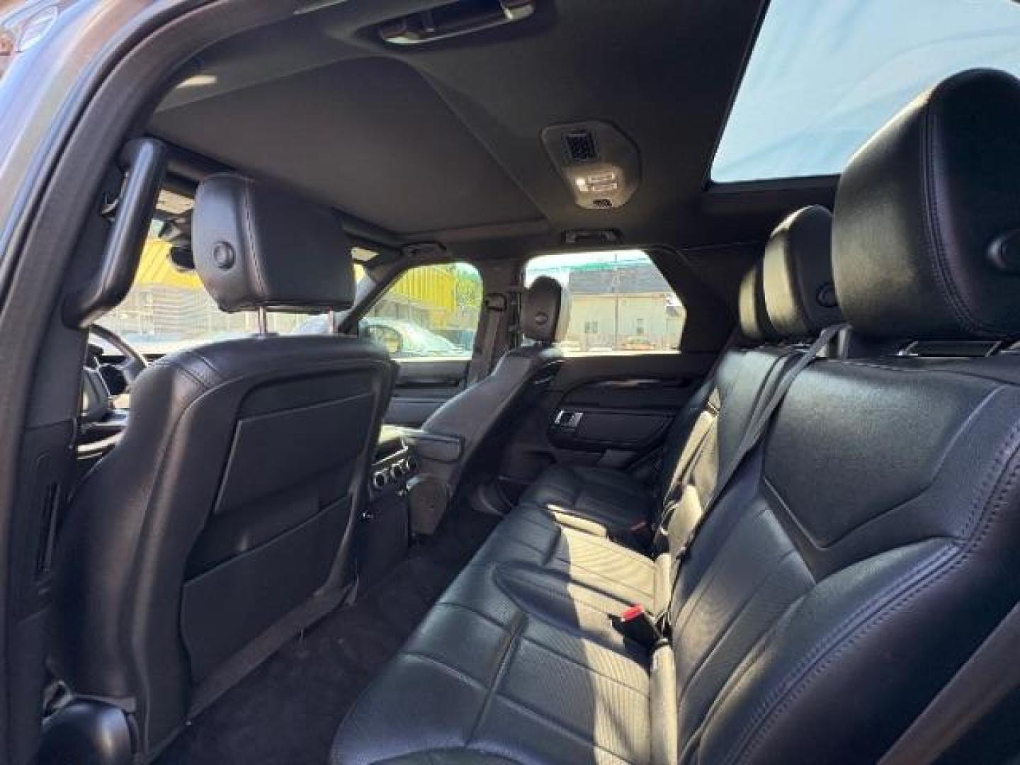2019 Corris Gray Metallic Land Rover Discovery SE (SALRG2RVXKA) with an 3L V-6 gasoline direct injection engine, located at 745 S Robert St, St. Paul, MN, 55107, (651) 222-2991, 44.923389, -93.081215 - Photo#16