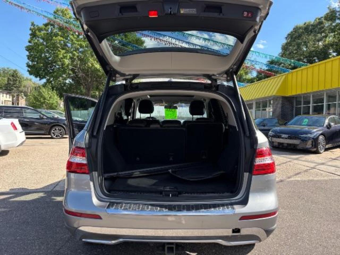 2015 Iridium Silver Metallic Mercedes-Benz ML 350 4MATIC (4JGDA5HB7FA) with an 3.5L V-6 gasoline direct injection engine, located at 745 S Robert St, St. Paul, MN, 55107, (651) 222-2991, 44.923389, -93.081215 - Photo#6