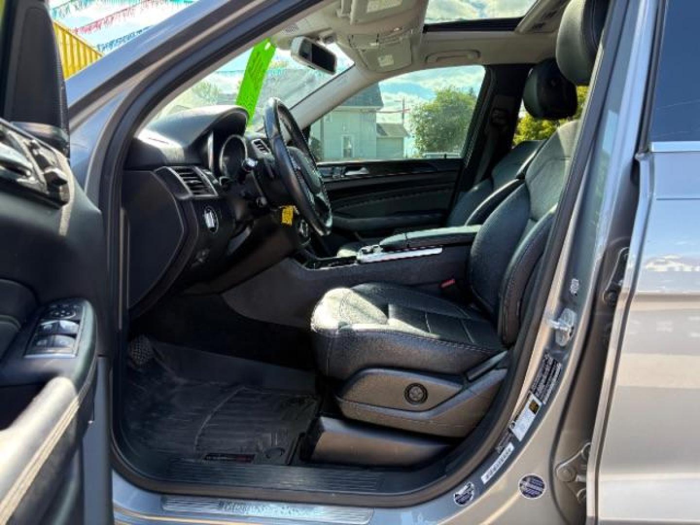 2015 Iridium Silver Metallic Mercedes-Benz ML 350 4MATIC (4JGDA5HB7FA) with an 3.5L V-6 gasoline direct injection engine, located at 745 S Robert St, St. Paul, MN, 55107, (651) 222-2991, 44.923389, -93.081215 - Photo#10