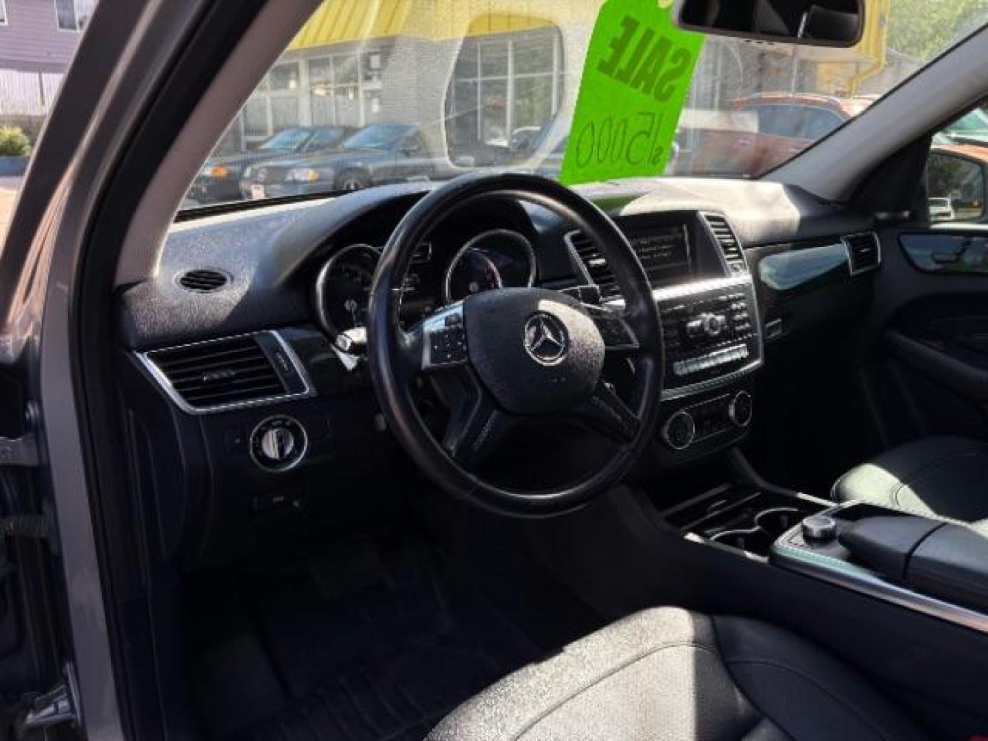 2015 Iridium Silver Metallic Mercedes-Benz ML 350 4MATIC (4JGDA5HB7FA) with an 3.5L V-6 gasoline direct injection engine, located at 745 S Robert St, St. Paul, MN, 55107, (651) 222-2991, 44.923389, -93.081215 - Photo#13