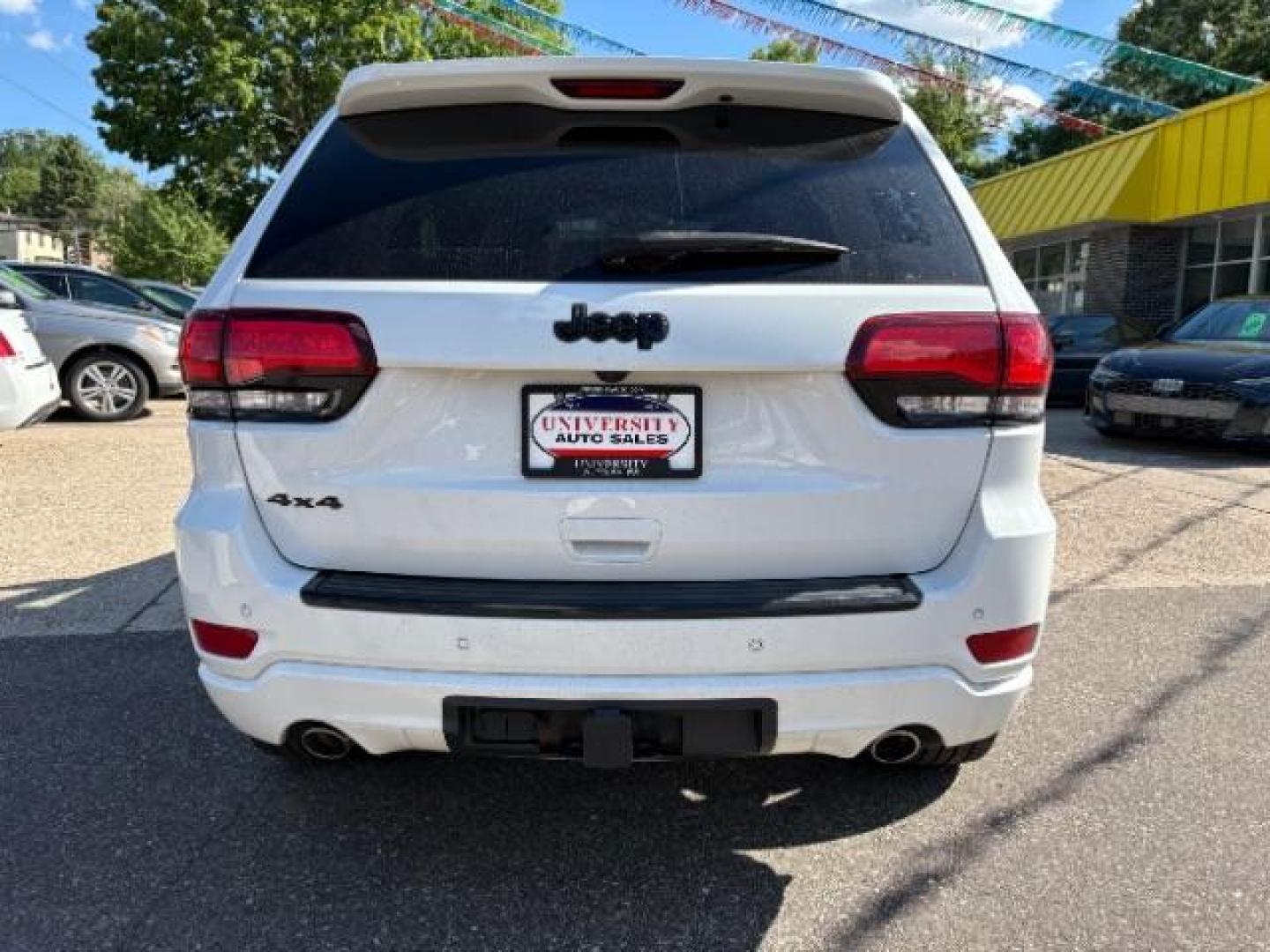 2015 Bright White Clearcoat Jeep Grand Cherokee Altitude (1C4RJFAG3FC) with an 3.6L V-6 DOHC engine, located at 745 S Robert St, St. Paul, MN, 55107, (651) 222-2991, 44.923389, -93.081215- Photo#5