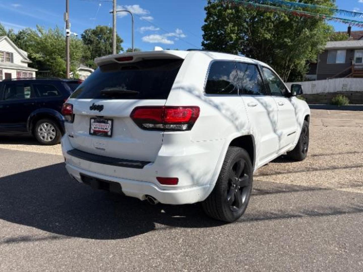 2015 Bright White Clearcoat Jeep Grand Cherokee Altitude (1C4RJFAG3FC) with an 3.6L V-6 DOHC engine, located at 745 S Robert St, St. Paul, MN, 55107, (651) 222-2991, 44.923389, -93.081215- Photo#8