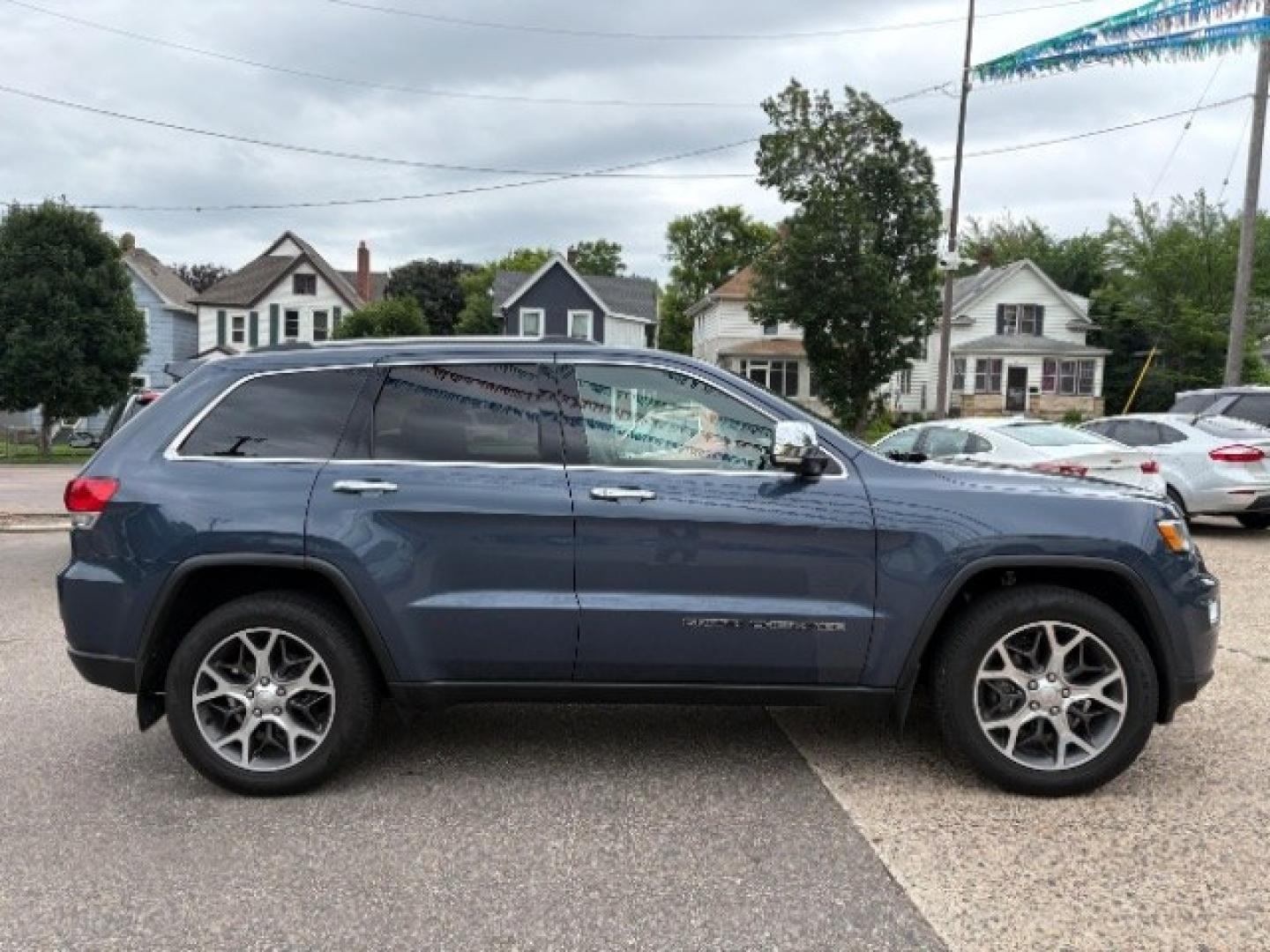 2019 Slate Blue Pearl Jeep Grand Cherokee Limited (1C4RJFBG2KC) , located at 745 S Robert St, St. Paul, MN, 55107, (651) 222-2991, 44.923389, -93.081215- Photo#9