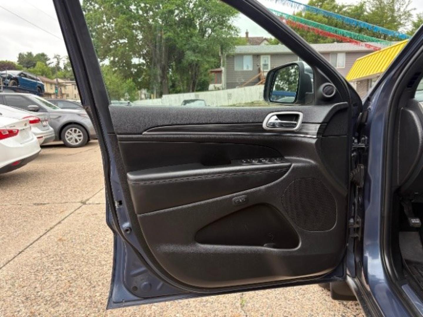 2019 Slate Blue Pearl Jeep Grand Cherokee Limited (1C4RJFBG2KC) , located at 745 S Robert St, St. Paul, MN, 55107, (651) 222-2991, 44.923389, -93.081215- Photo#17