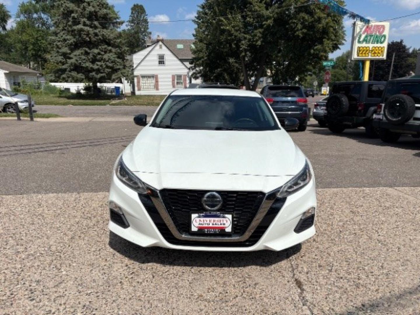 2021 Pearl White Tricoat Nissan Altima SR FWD (1N4BL4CV2MN) with an 2.5L I-4 gasoline direct injection engine, located at 745 S Robert St, St. Paul, MN, 55107, (651) 222-2991, 44.923389, -93.081215- Photo#1