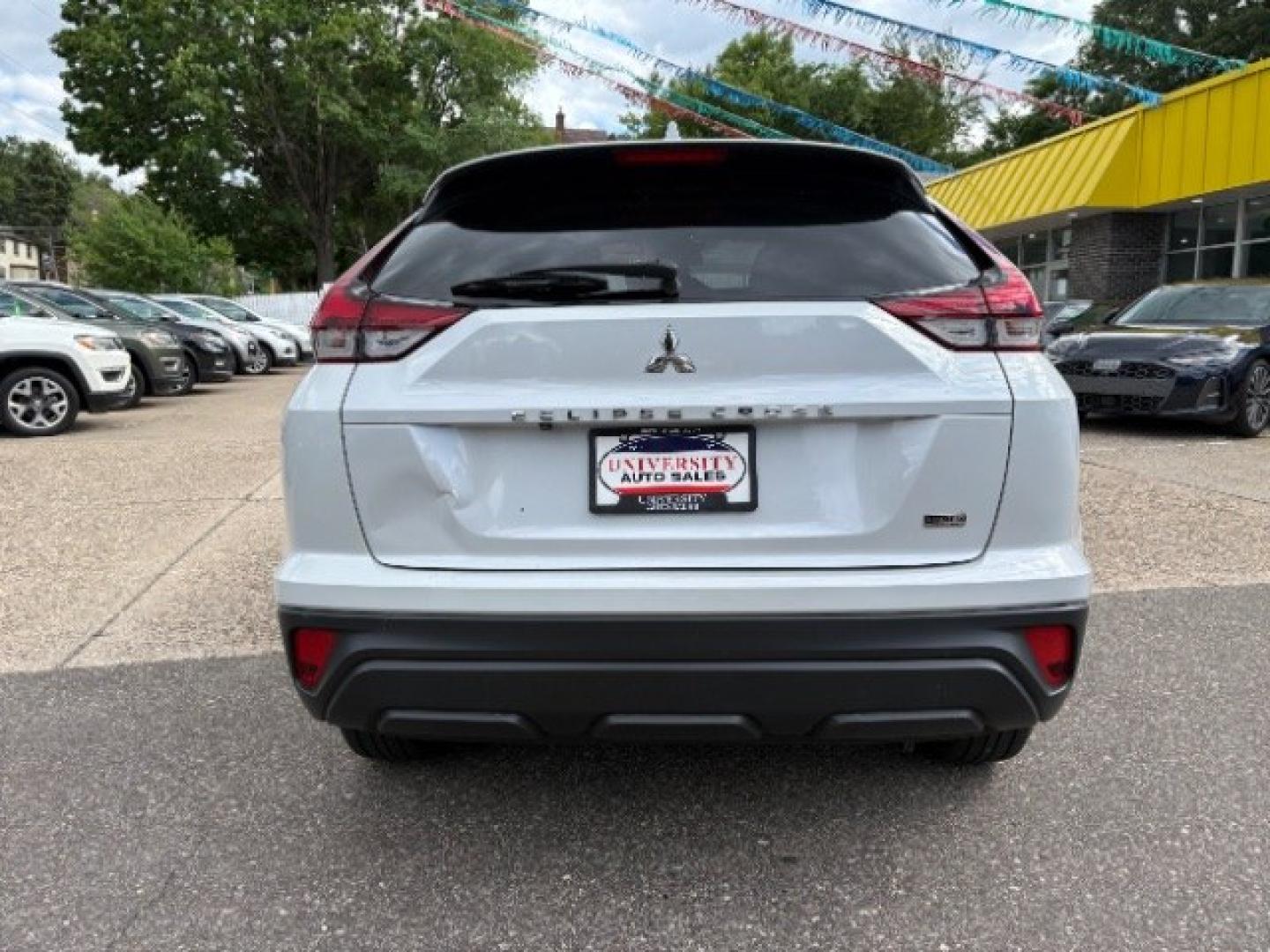 2022 White Diamond Mitsubishi Eclipse Cross LE S-AWC (JA4ATVAAXNZ) with an 1.5L I-4 gasoline direct injection engine, located at 745 S Robert St, St. Paul, MN, 55107, (651) 222-2991, 44.923389, -93.081215- Photo#5