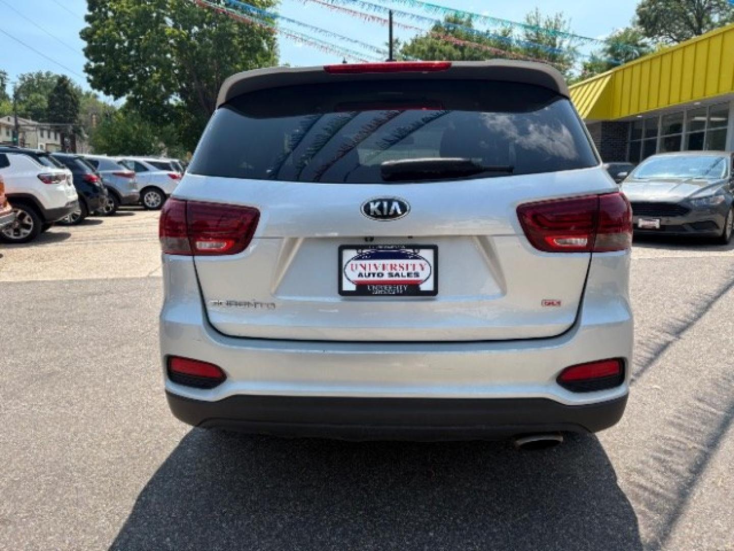 2019 Snow White Pearl Kia Sorento 2.4L LX (5XYPGDA38KG) with an 2.4L I-4 gasoline direct injection engine, located at 745 S Robert St, St. Paul, MN, 55107, (651) 222-2991, 44.923389, -93.081215- Photo#5