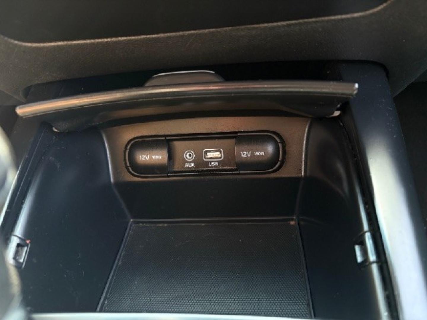 2019 Snow White Pearl Kia Sorento 2.4L LX (5XYPGDA38KG) with an 2.4L I-4 gasoline direct injection engine, located at 745 S Robert St, St. Paul, MN, 55107, (651) 222-2991, 44.923389, -93.081215- Photo#13