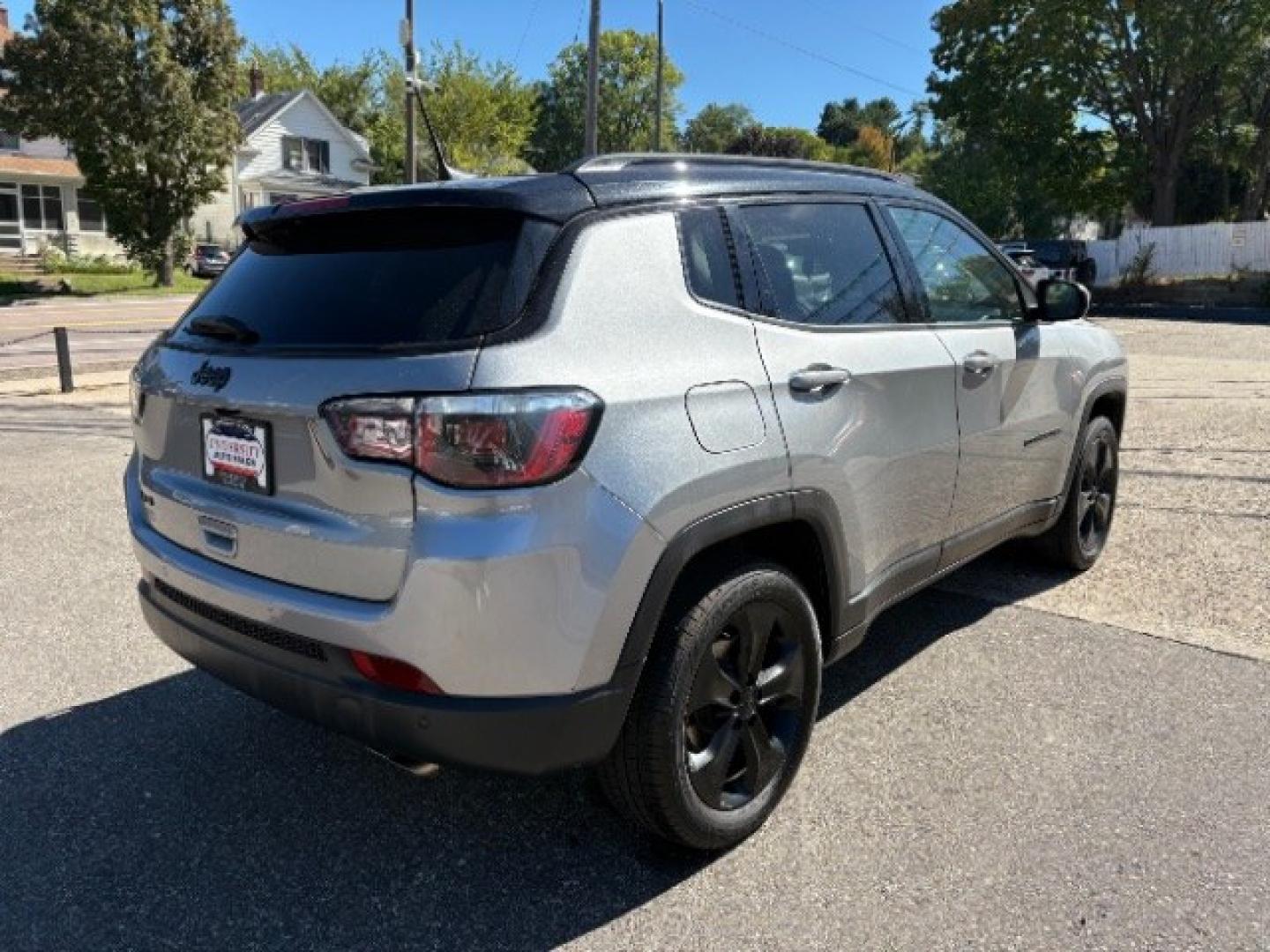 2020 Billet Silver Metallic Clearcoat Jeep Compass Altitude 4x4 (3C4NJDBB7LT) with an Tigershark MultiAir 2.4L I-4 variable valve contro engine, located at 745 S Robert St, St. Paul, MN, 55107, (651) 222-2991, 44.923389, -93.081215- Photo#7