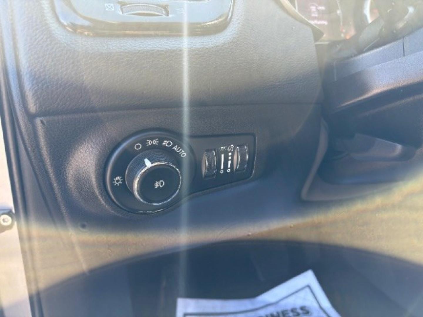 2020 Billet Silver Metallic Clearcoat Jeep Compass Altitude 4x4 (3C4NJDBB7LT) with an Tigershark MultiAir 2.4L I-4 variable valve contro engine, located at 745 S Robert St, St. Paul, MN, 55107, (651) 222-2991, 44.923389, -93.081215- Photo#13