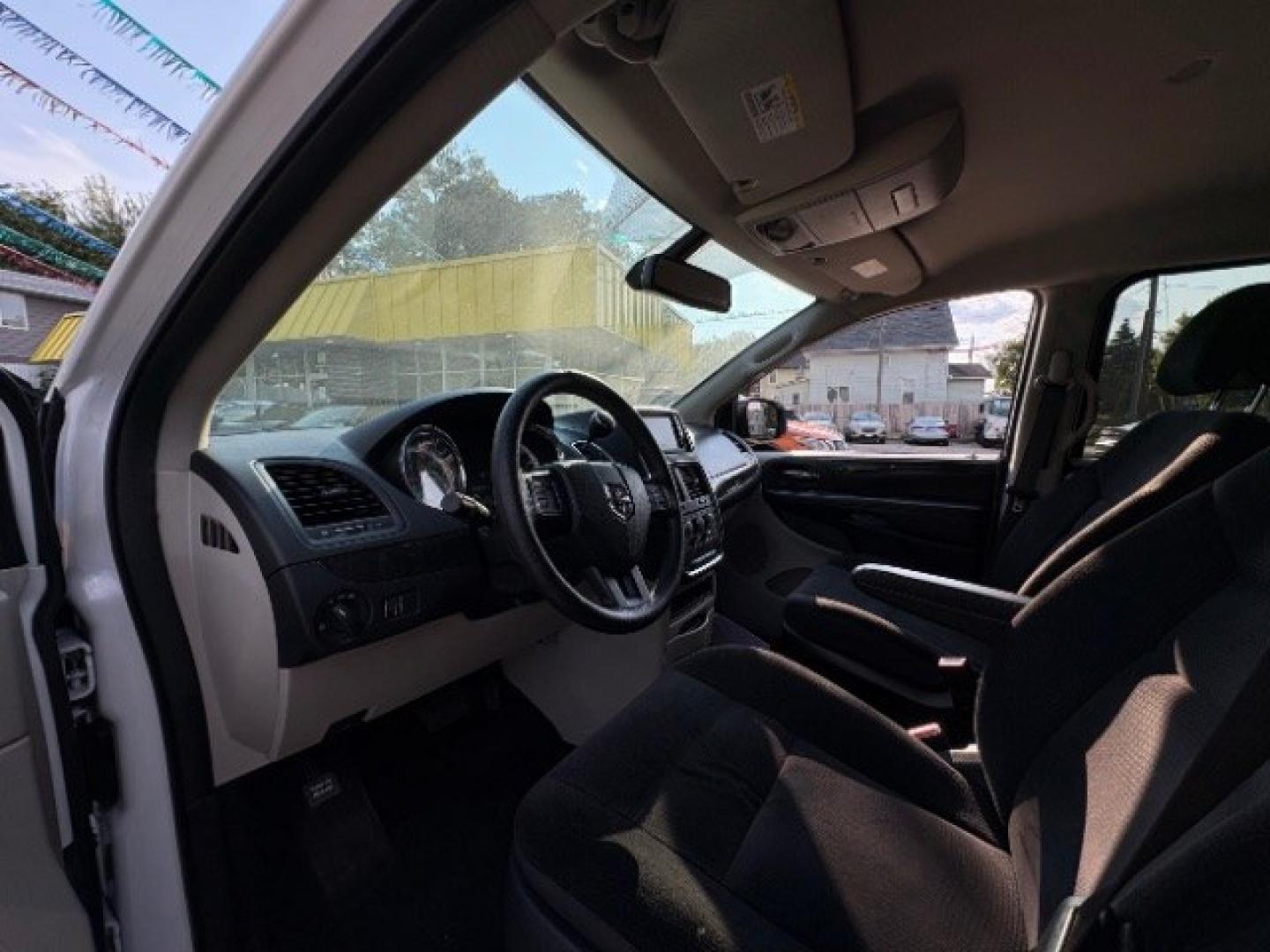 2019 White Knuckle Clearcoat Dodge Grand Caravan SE (2C4RDGBG7KR) with an Pentastar 3.6L V-6 DOHC engine, located at 745 S Robert St, St. Paul, MN, 55107, (651) 222-2991, 44.923389, -93.081215- Photo#5